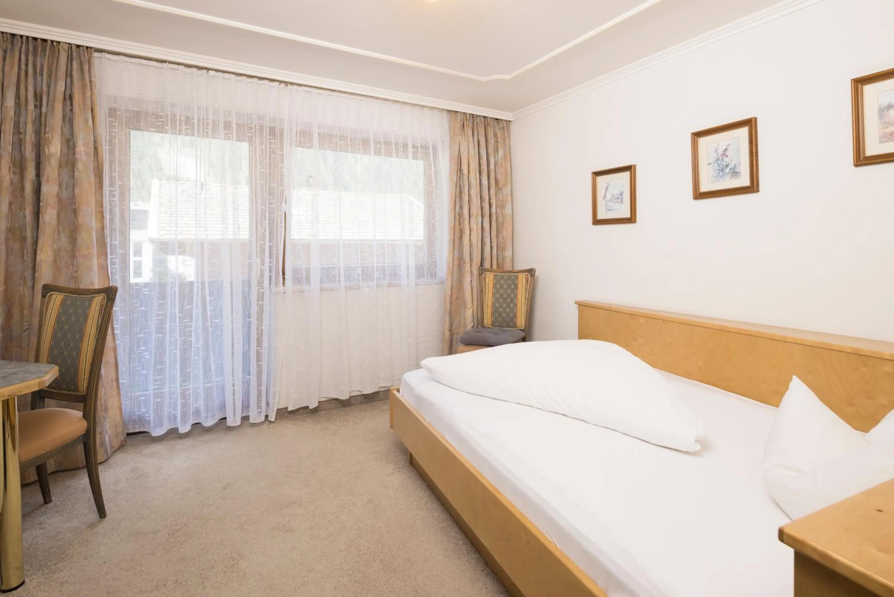 Bedroom, Bed in Hotel Brennerspitz