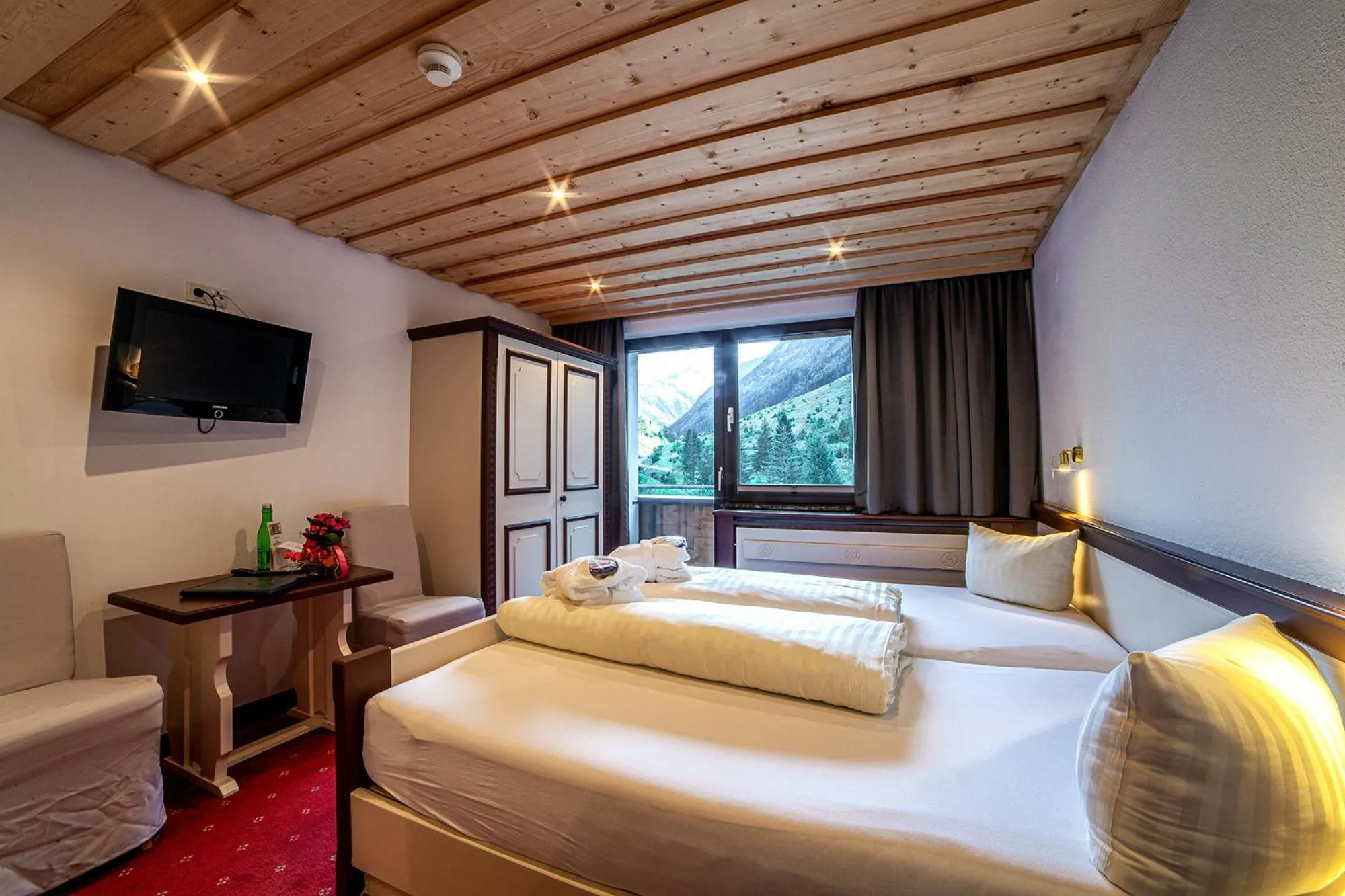 Photo of the whole room, Bed in Sport- und Vitalhotel Seppl