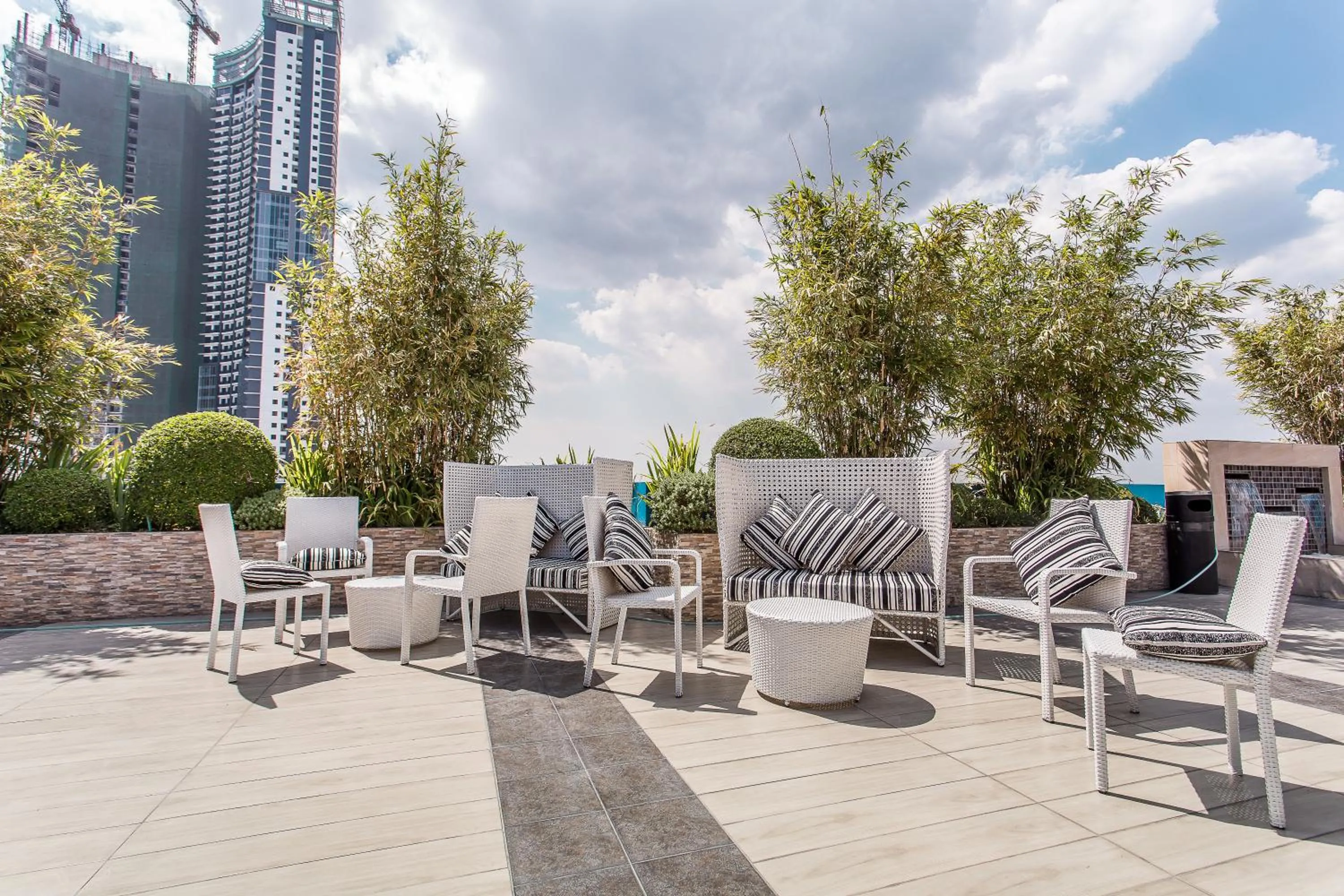 Area and facilities in Y2 Residence Hotel Managed by HII