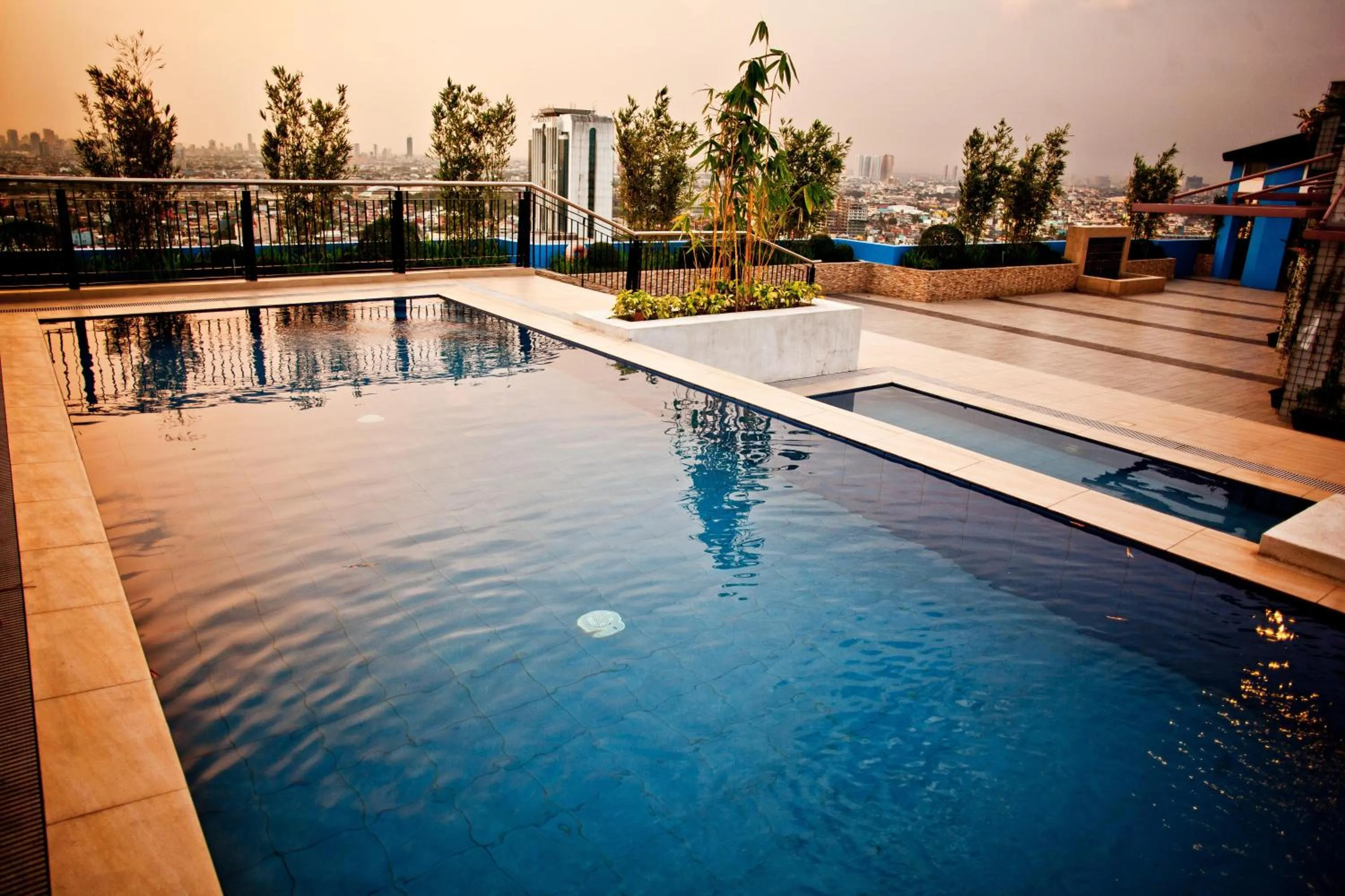 Swimming pool in Y2 Residence Hotel Managed by HII
