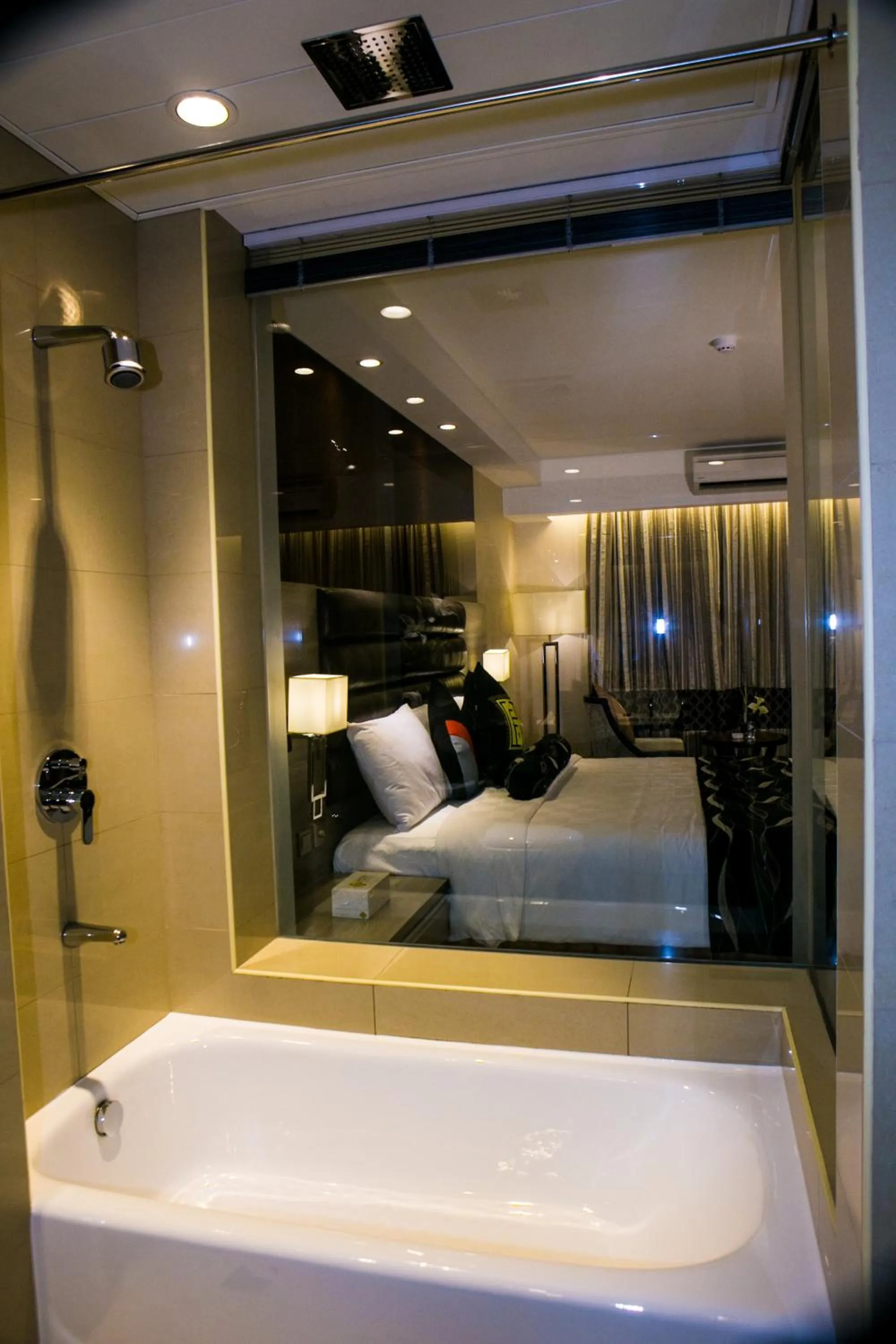 Bathroom, Bed in Prime Asia Hotel
