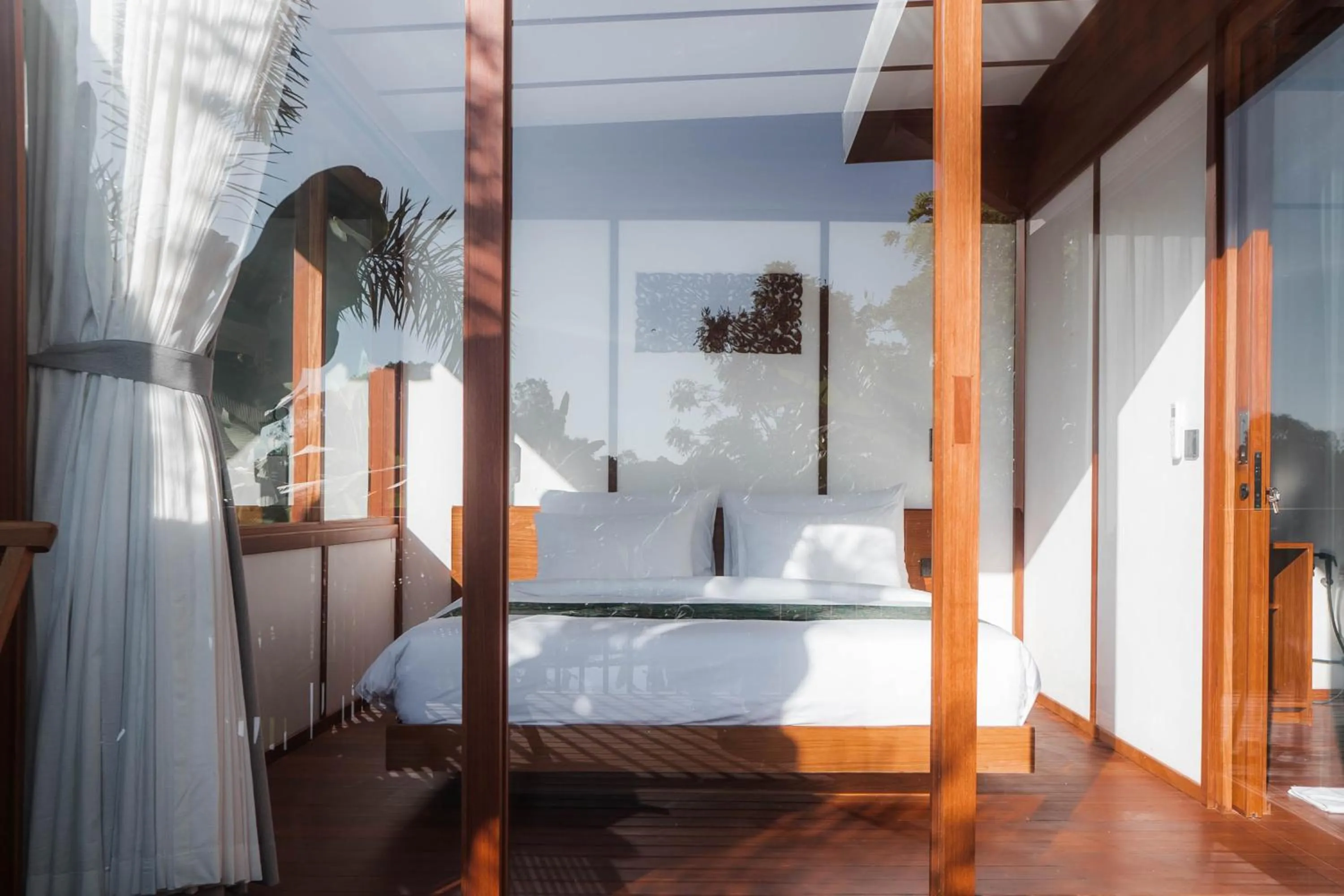 Bedroom, Bed in Grün Ubud