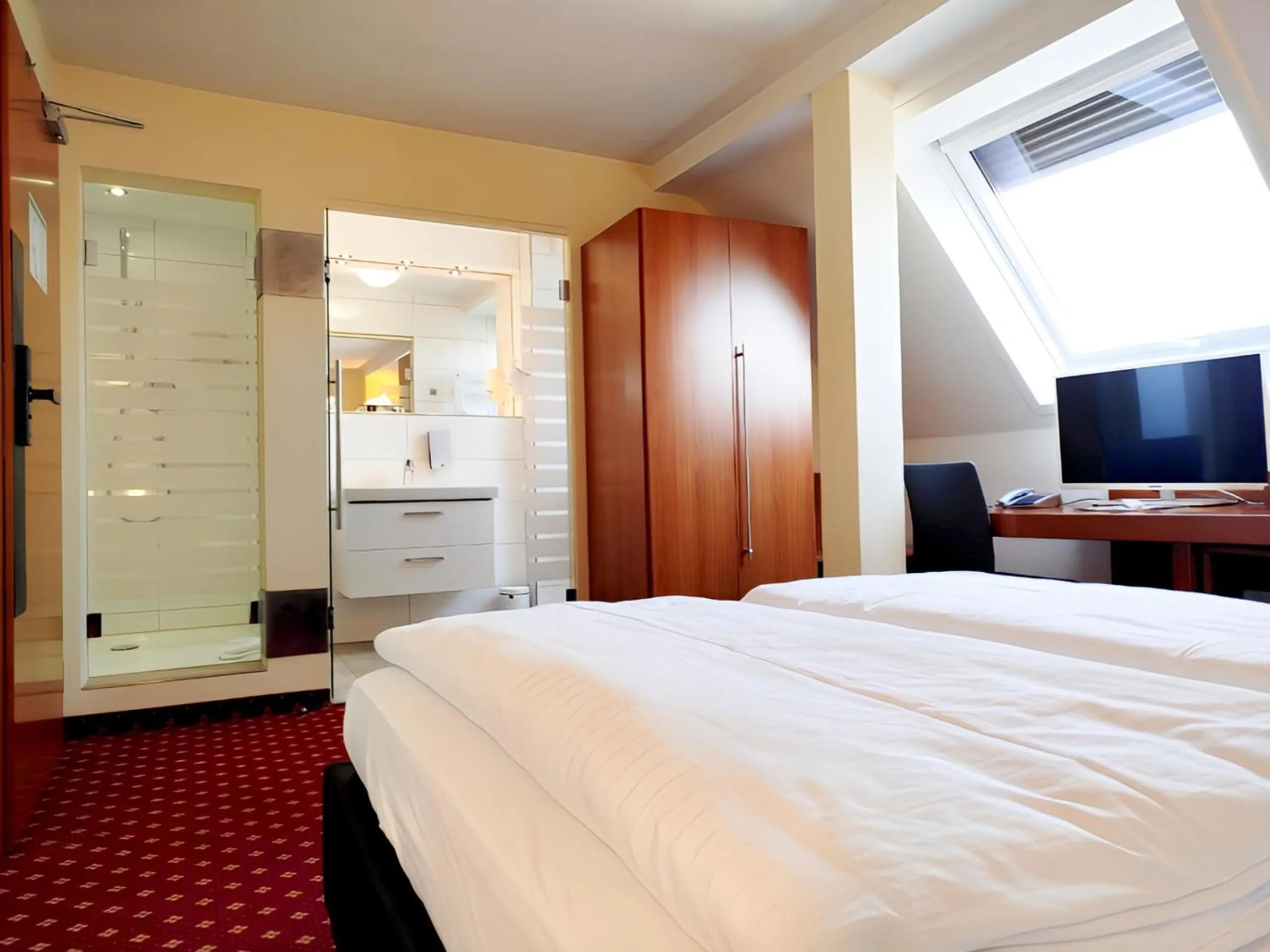 Bed in Hotel Schwert