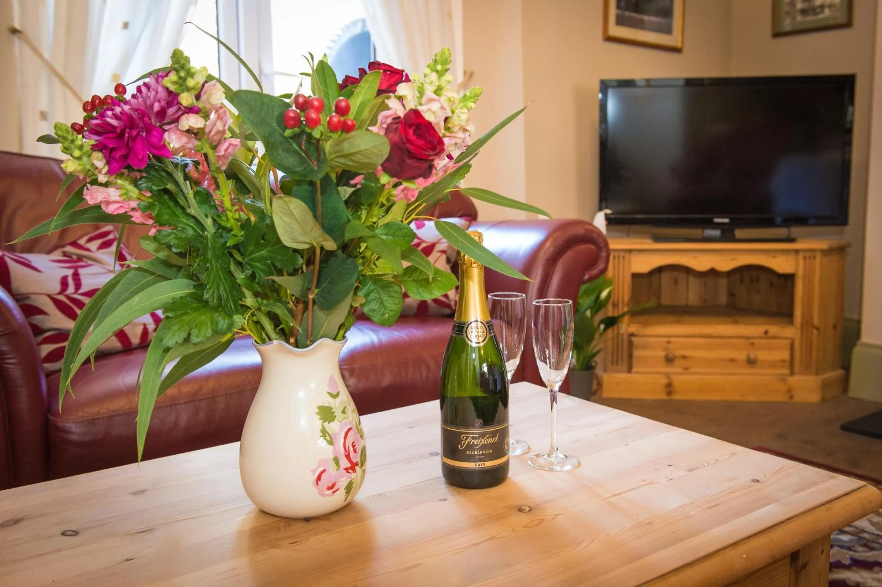 Communal lounge/ TV room in Victoria House Room Only Accommodation