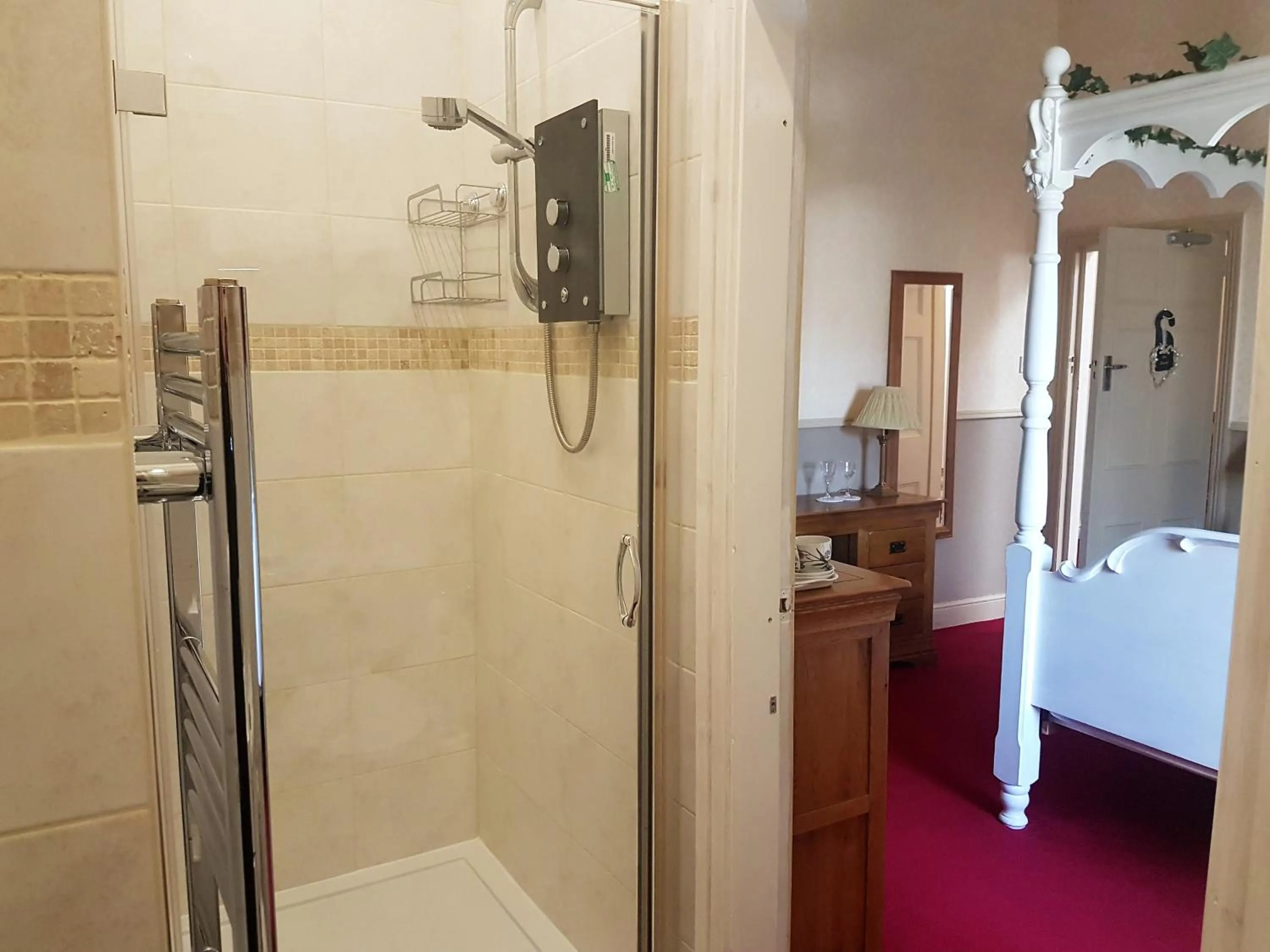 Bathroom, Bed in Victoria House Room Only Accommodation