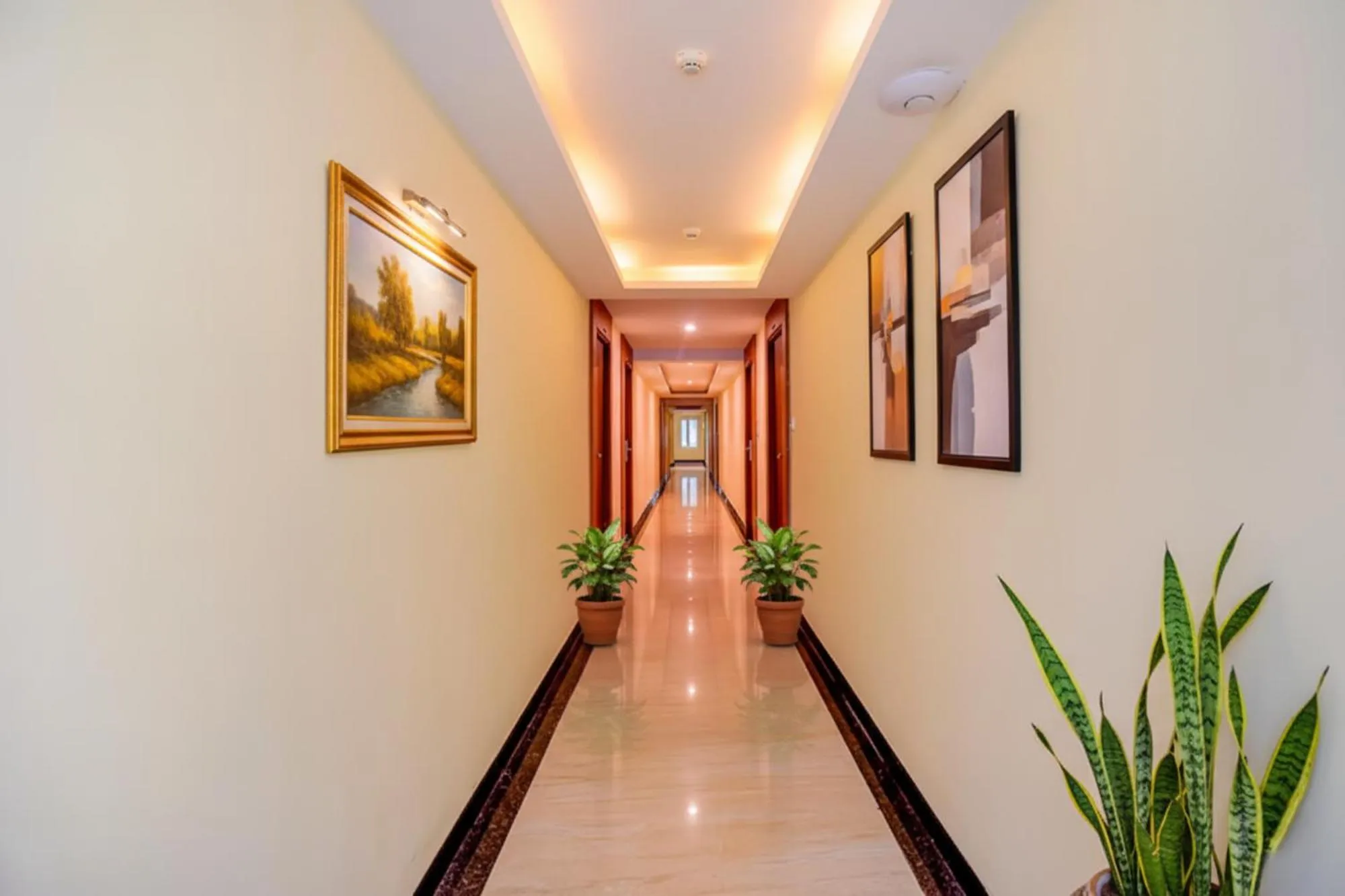 Lobby or reception in FabHotel Abirami Grand Inn - Nr Bryant Park