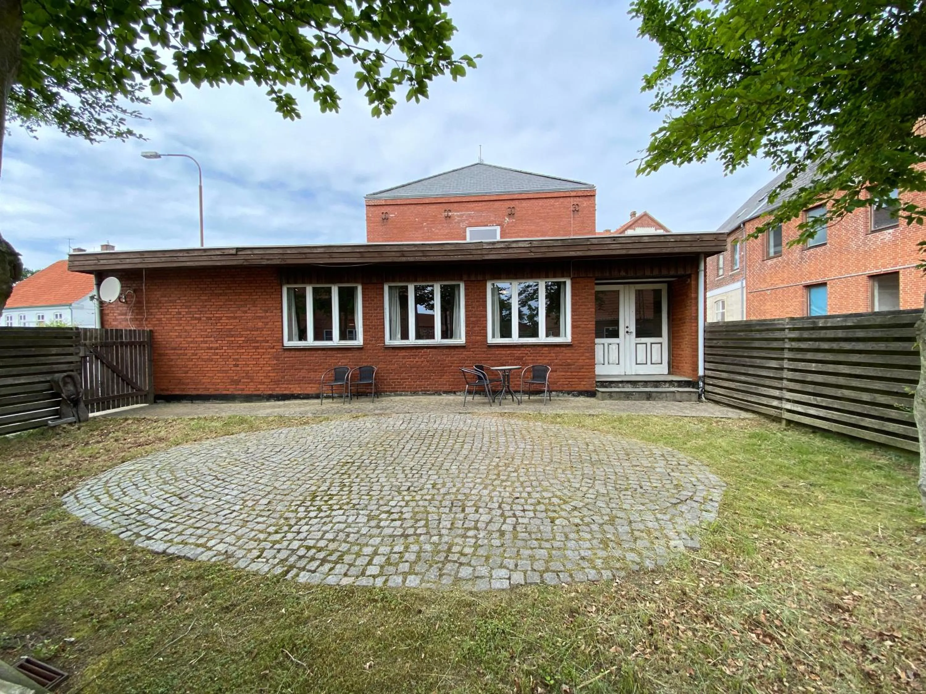 Property building in Studio Apartment in the heart of Højer