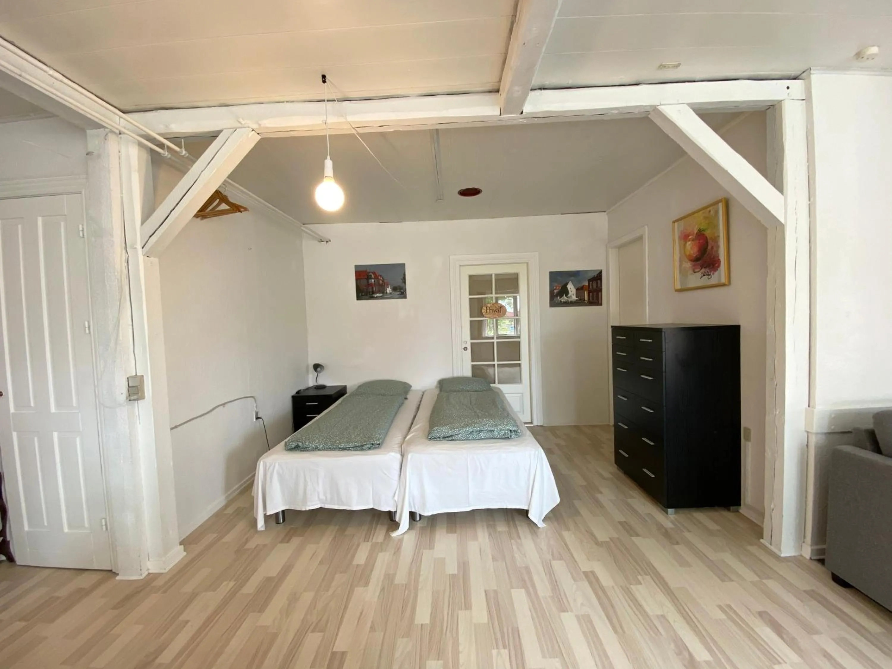 Photo of the whole room, Bed in Studio Apartment in the heart of Højer