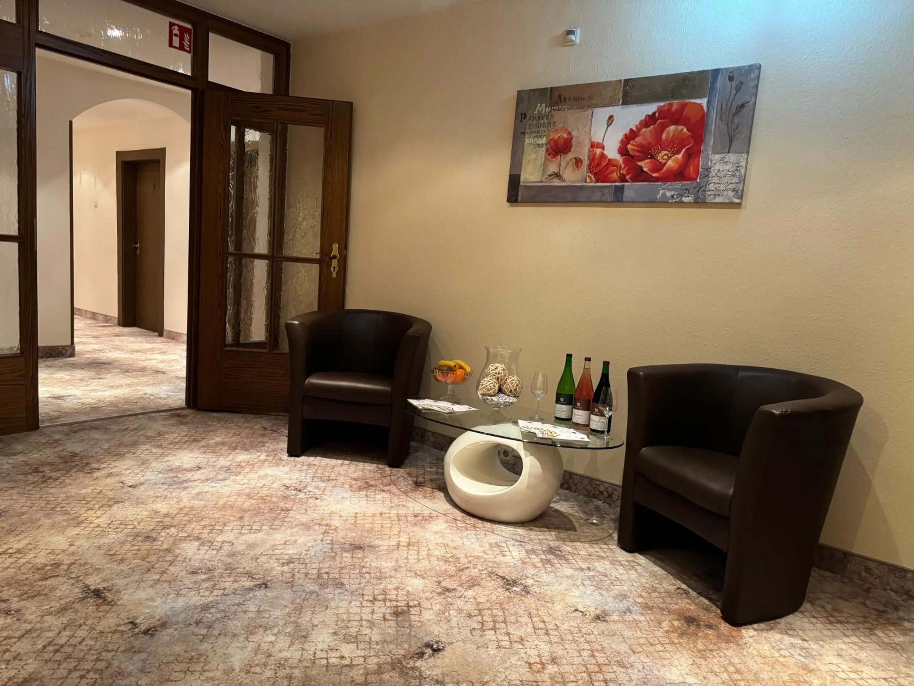 Seating area in Hotel-Restaurant Zum Kirschbaum