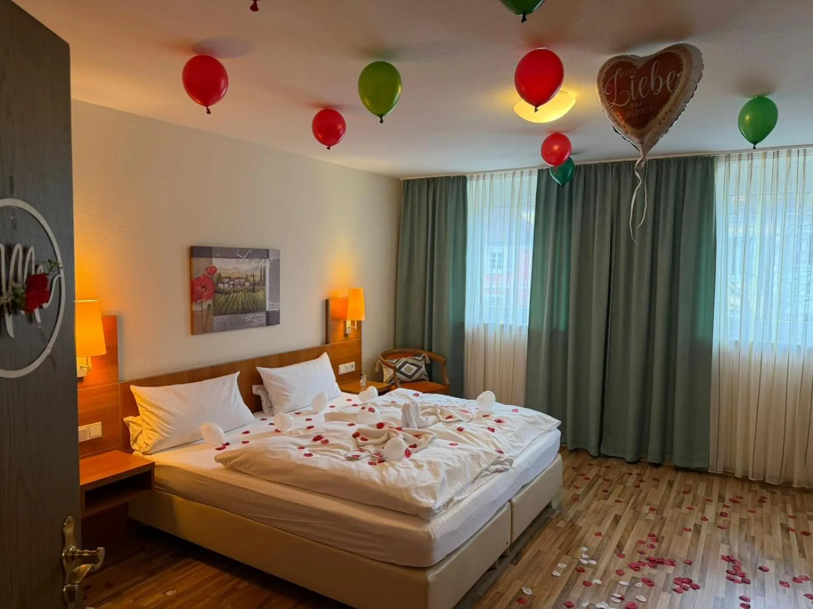 Bed in Hotel-Restaurant Zum Kirschbaum