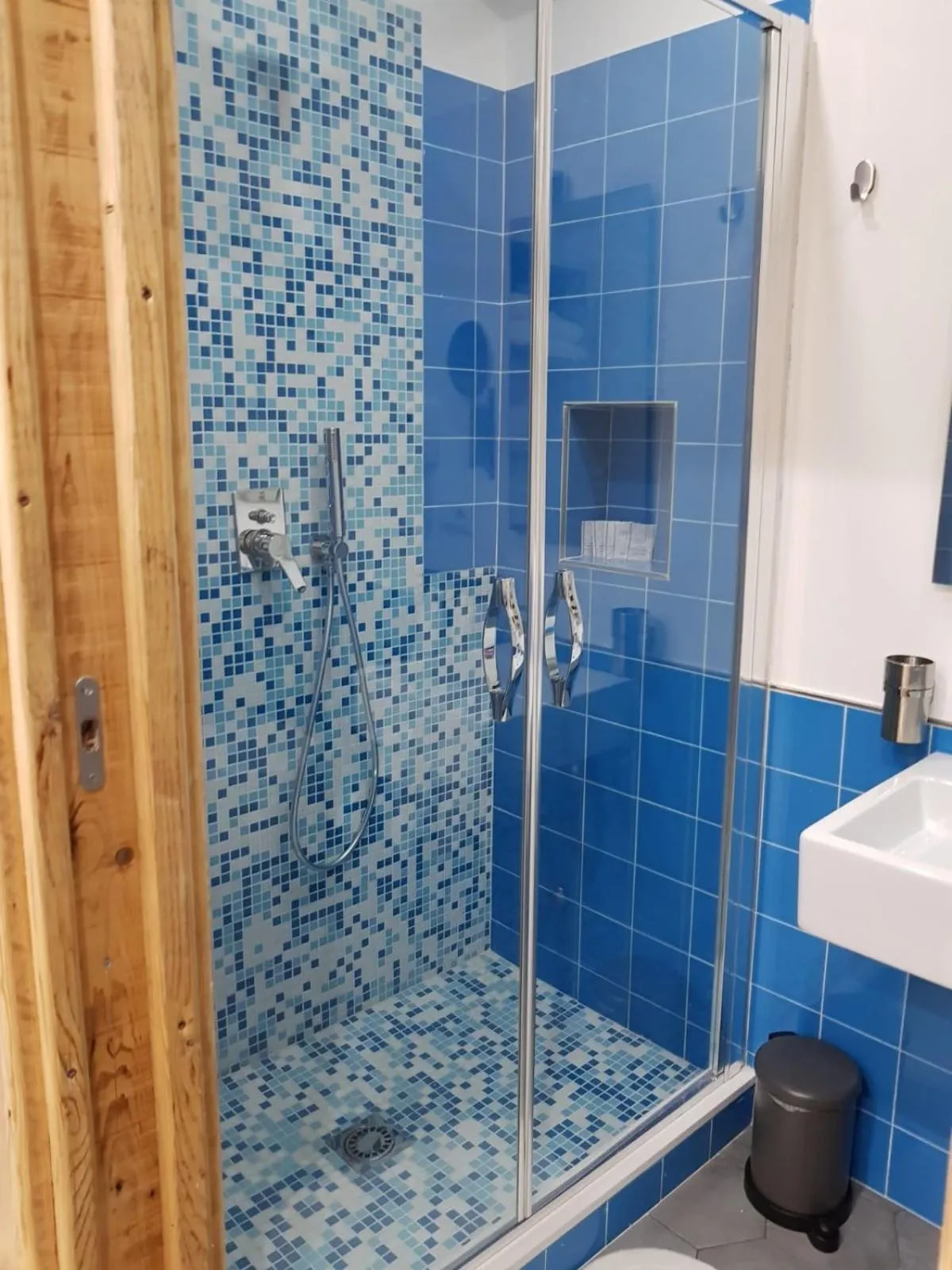 Shower in Bed & Breakfast Portanova