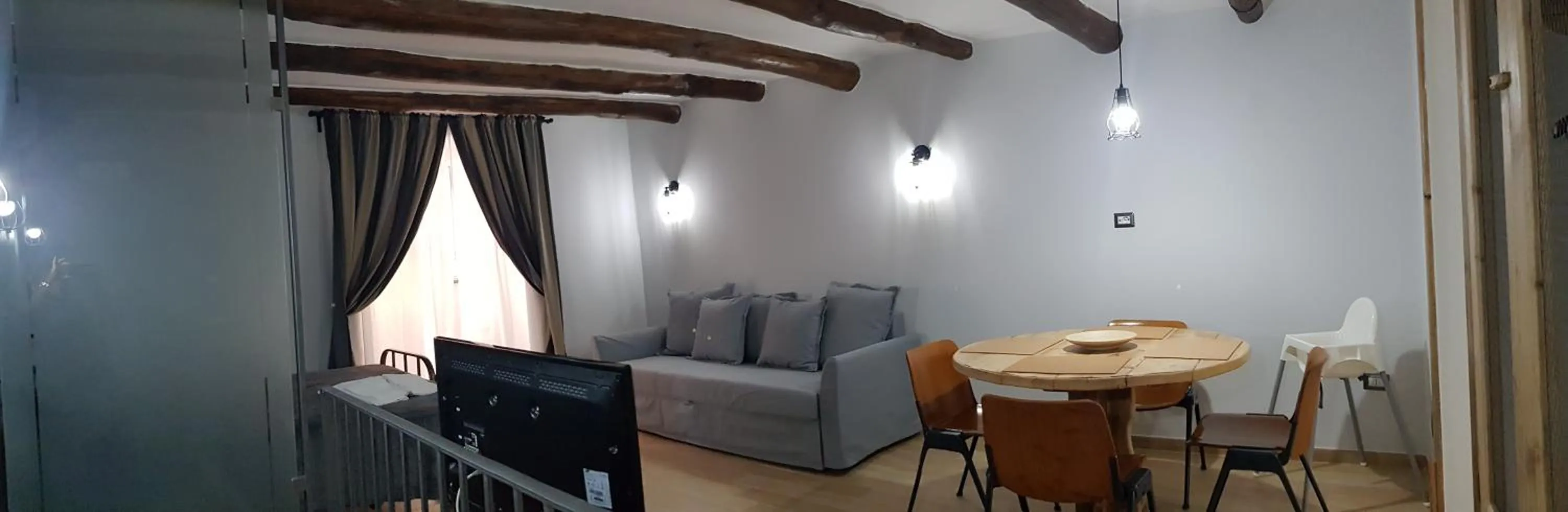 Dining area in Bed & Breakfast Portanova