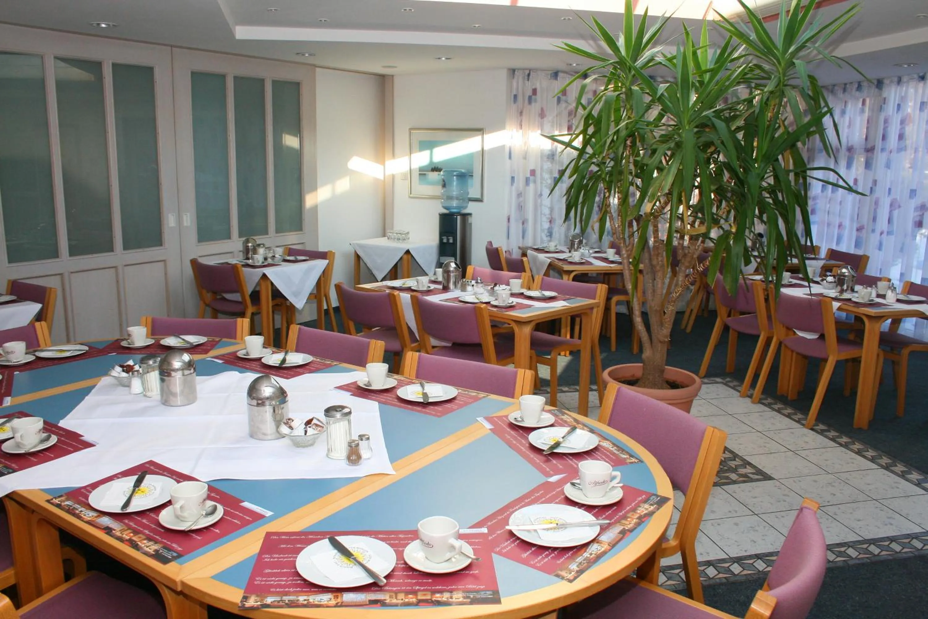 Restaurant/places to eat in Landhotel Sonnenbühl