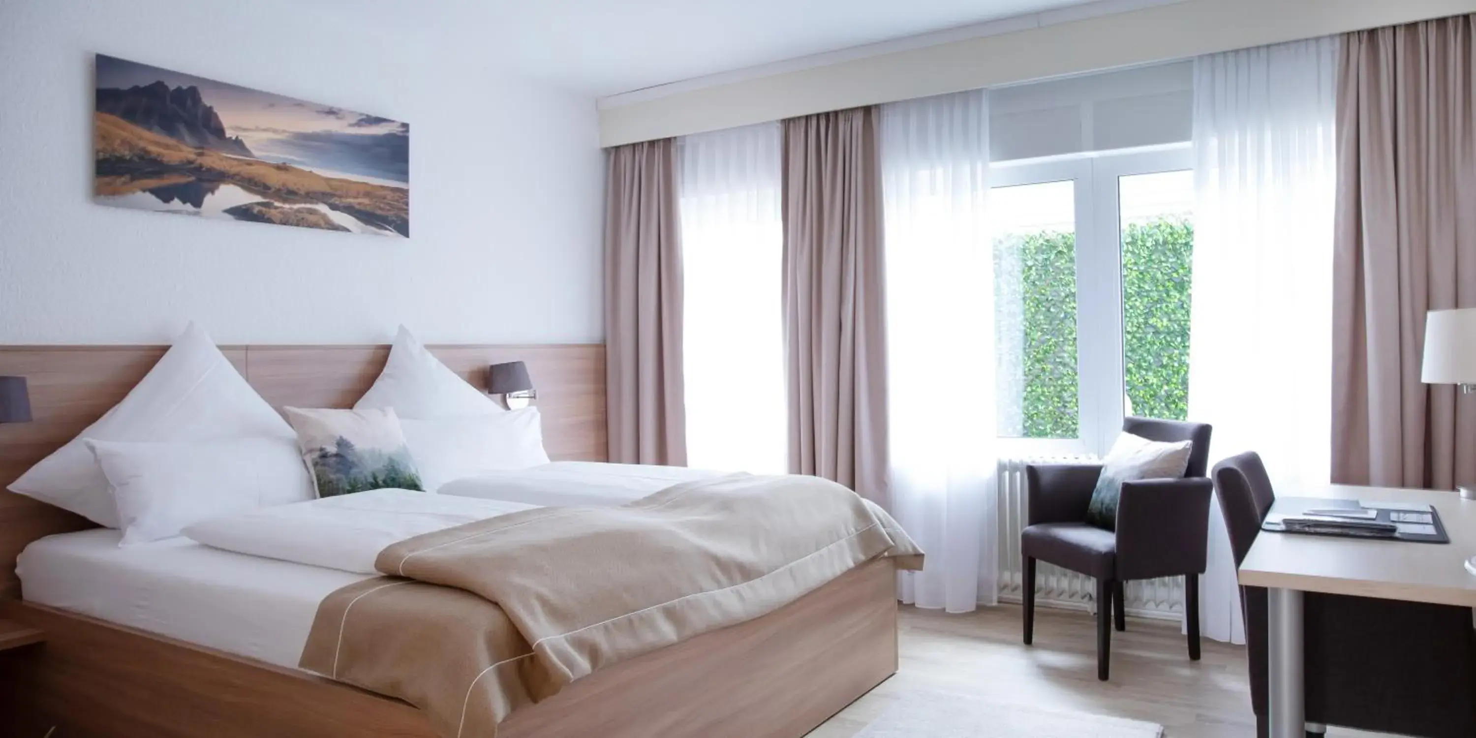 Double Room with Balcony in Hotel Hangelar Double Room with Balcony in Hotel Hangelar