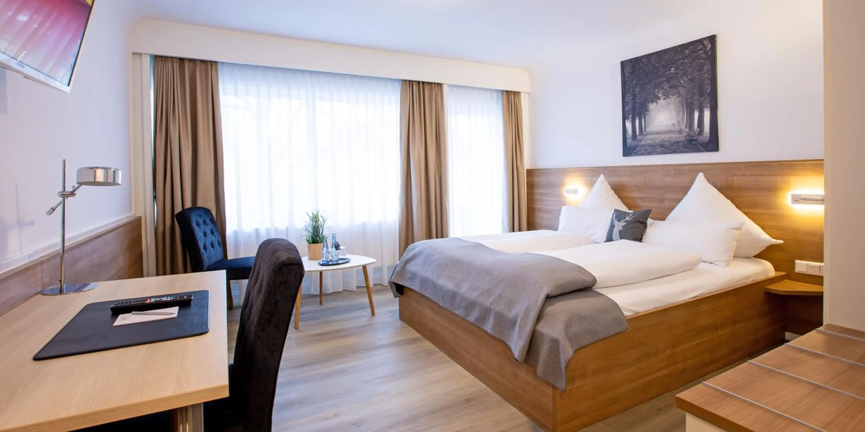 Photo of the whole room, Bed in Hotel Hangelar