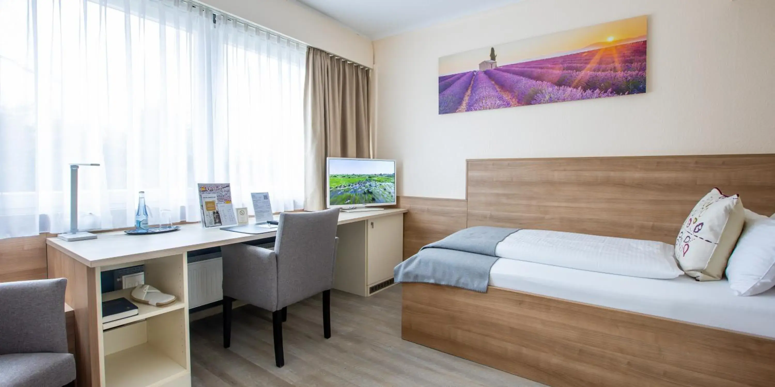 Single Room in Hotel Hangelar Single Room in Hotel Hangelar