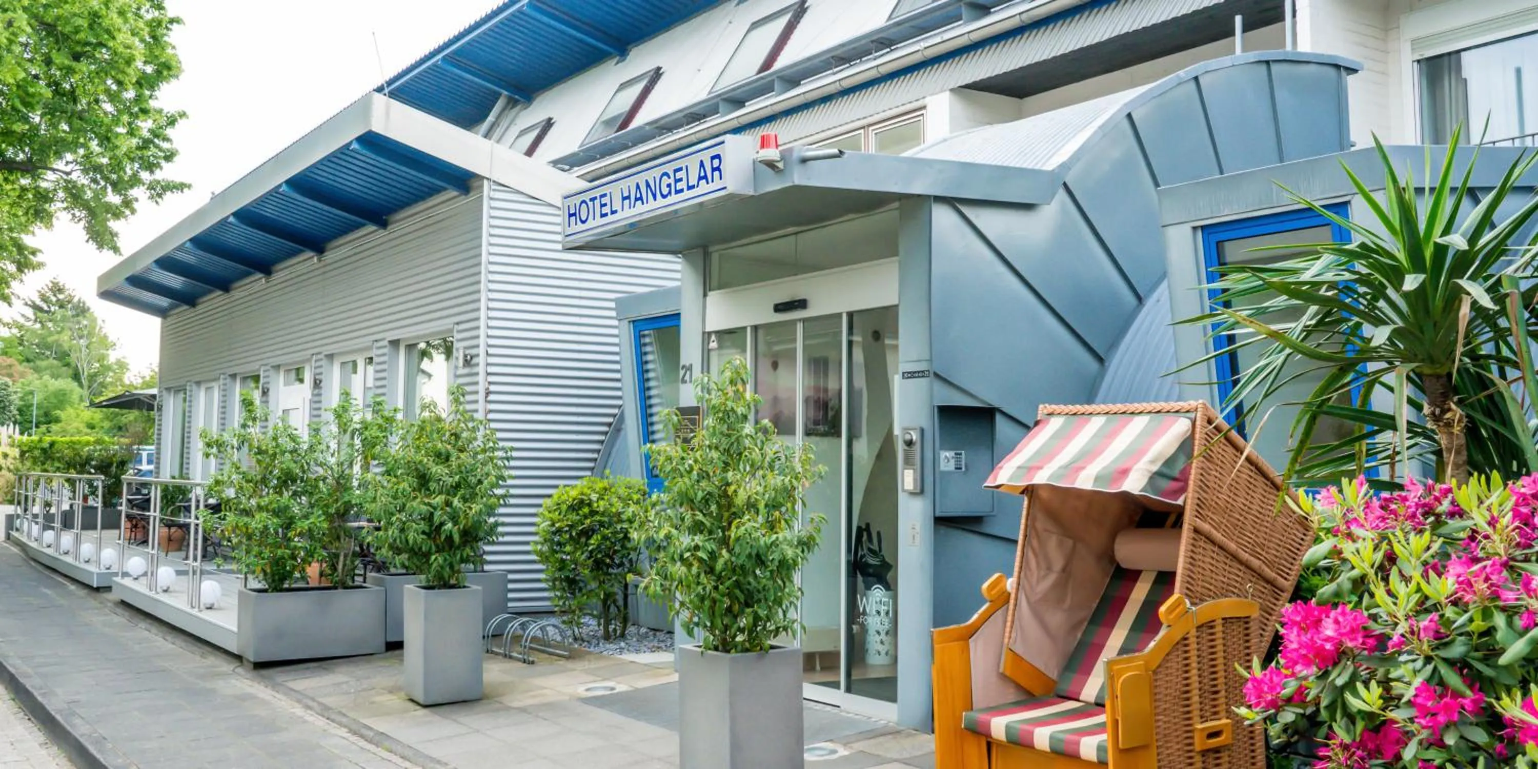 Property building in Hotel Hangelar