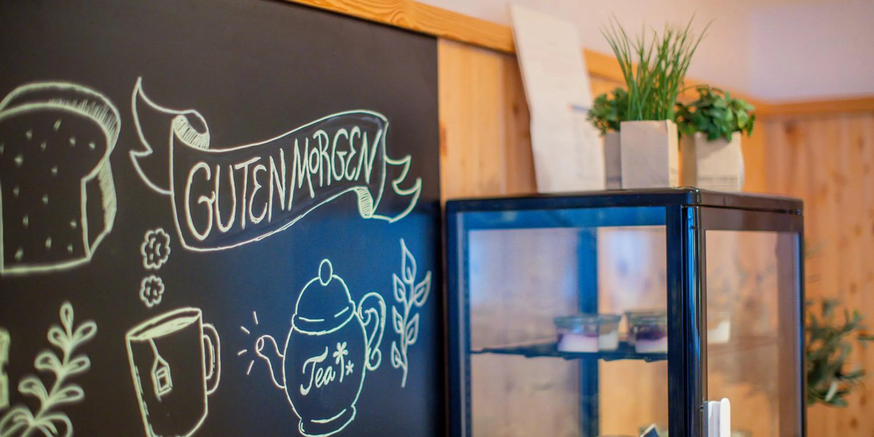 Restaurant/places to eat in Hotel Hangelar