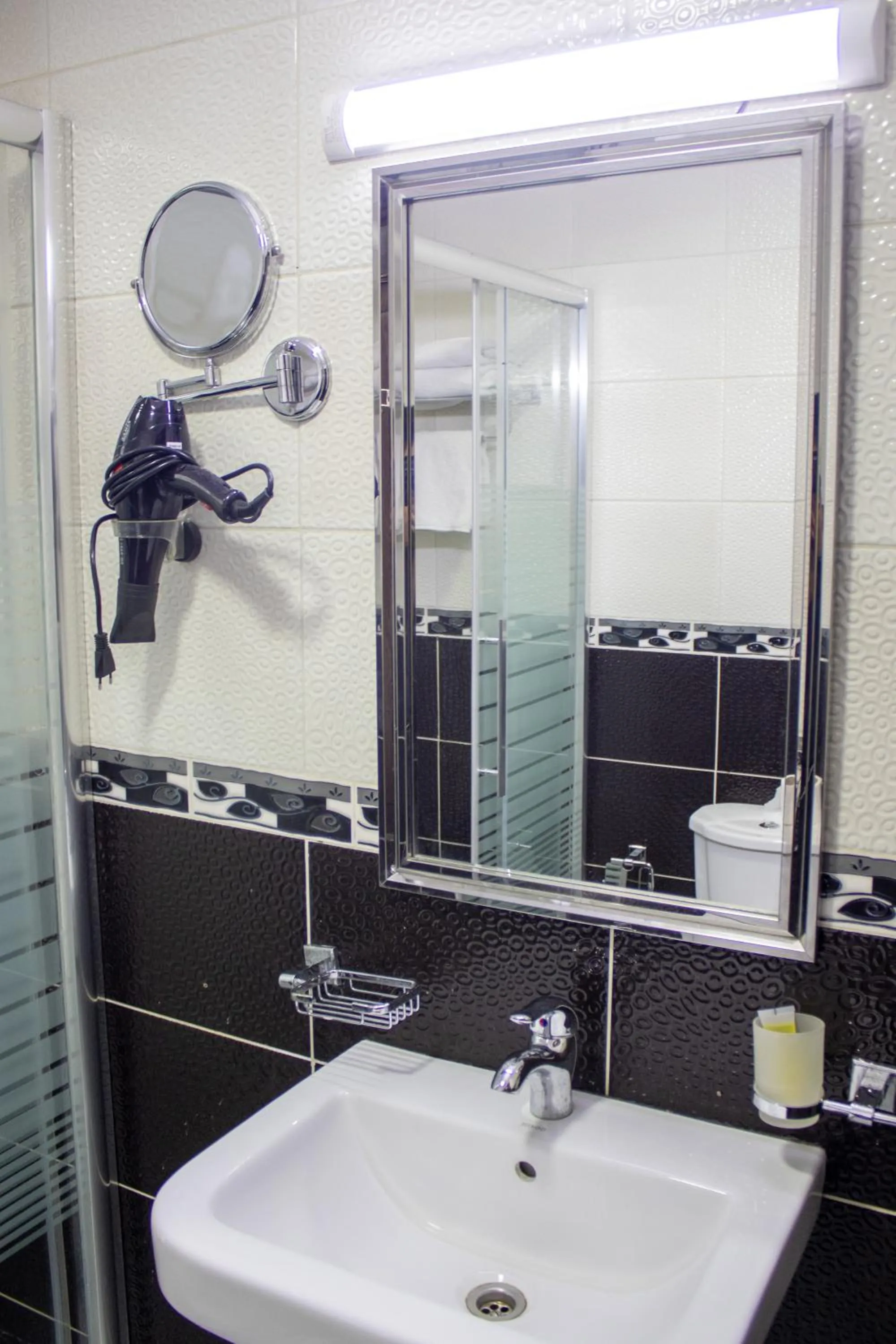 Shower in The Castle Hotel