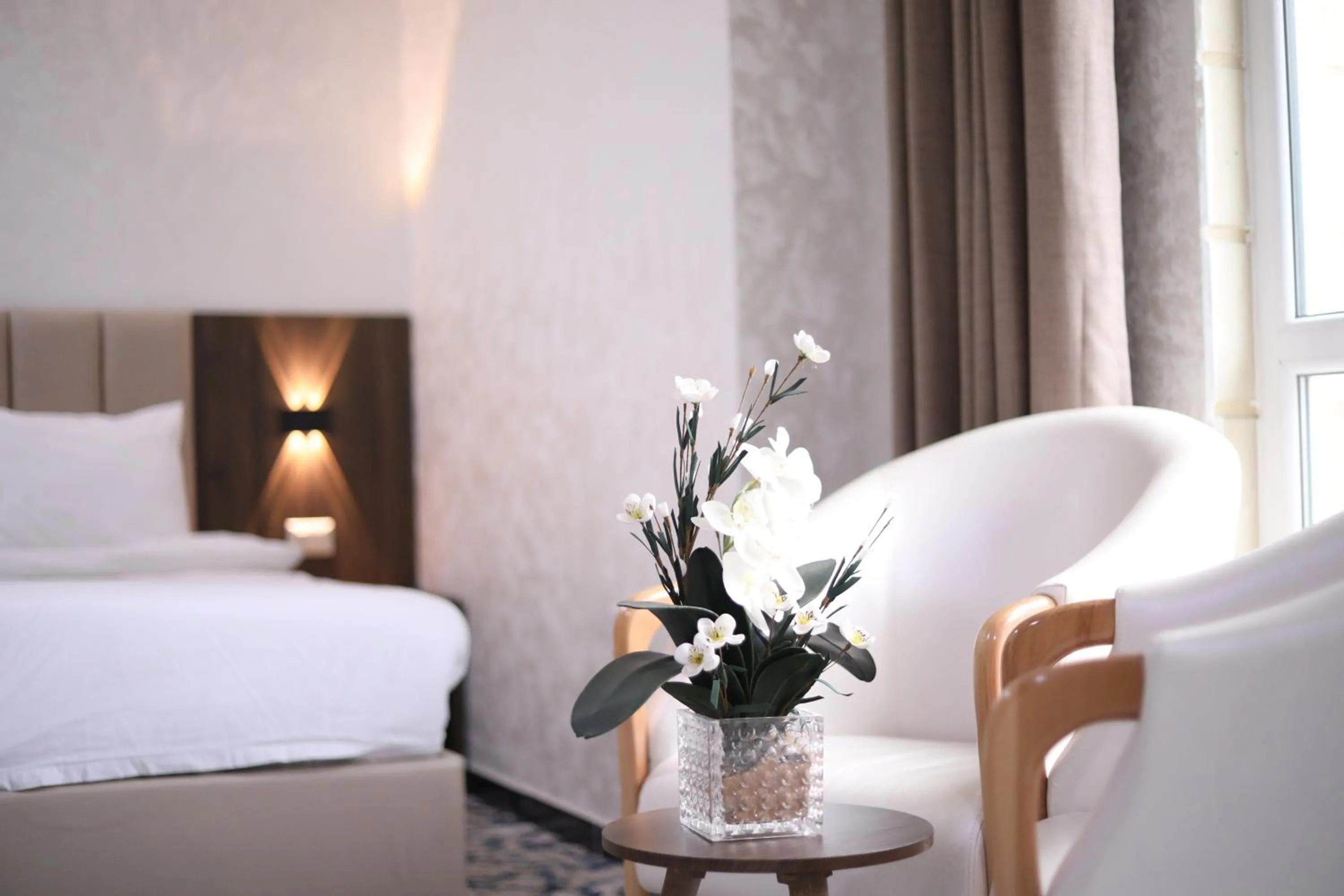 Photo of the whole room, Bed in The Castle Hotel