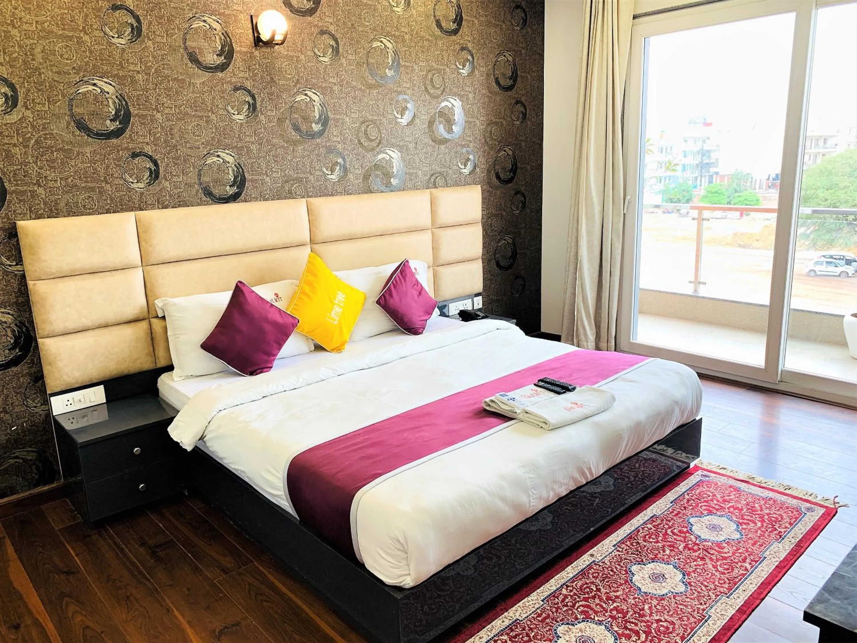 Bedroom, Bed in Lime Tree Hotel Pulkit Gurgaon-Artemis Hospital, Nearest Metro Huda City Centre