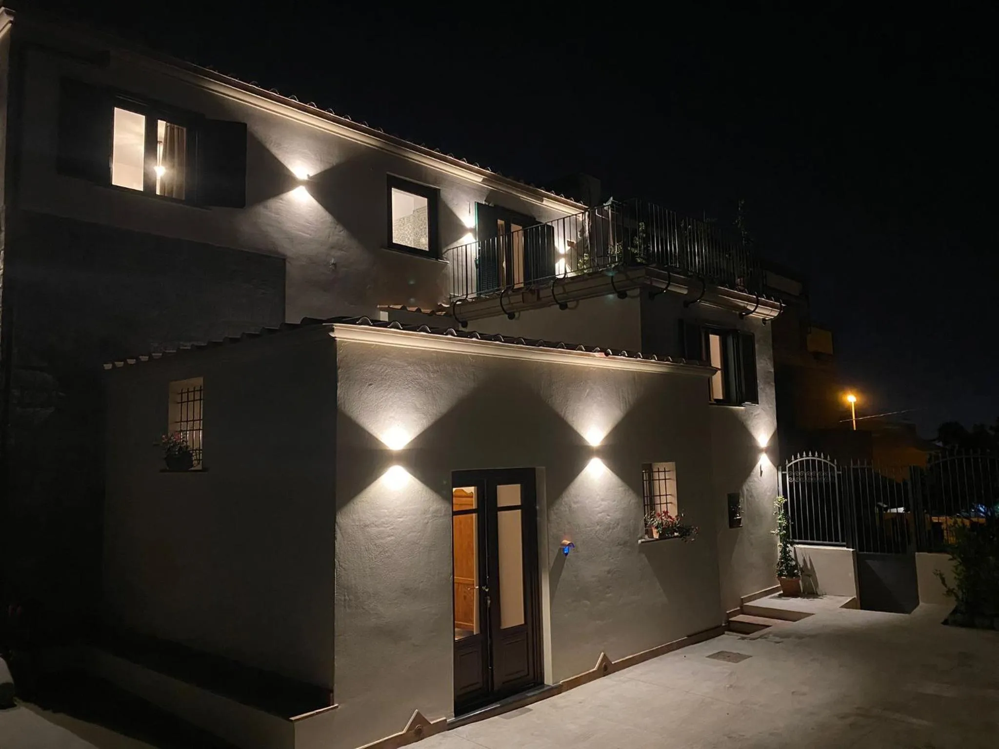 Property building in Casa Fifina Rooms