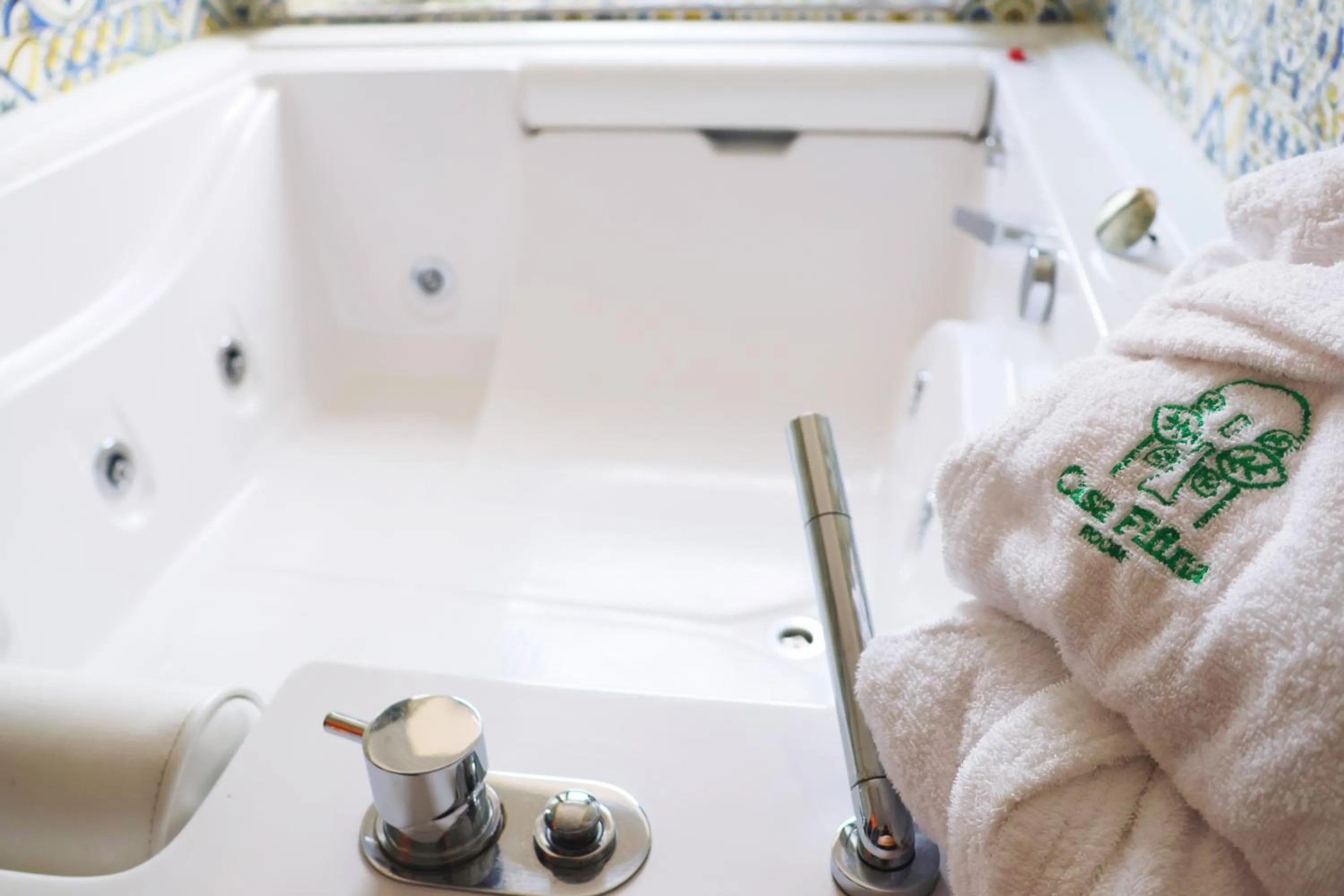Hot Tub in Casa Fifina Rooms