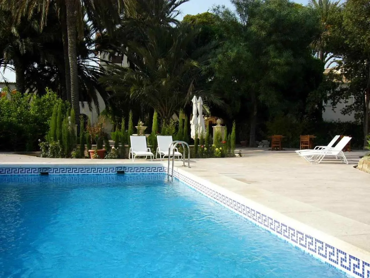 Swimming pool in Hotel Torre San Juan
