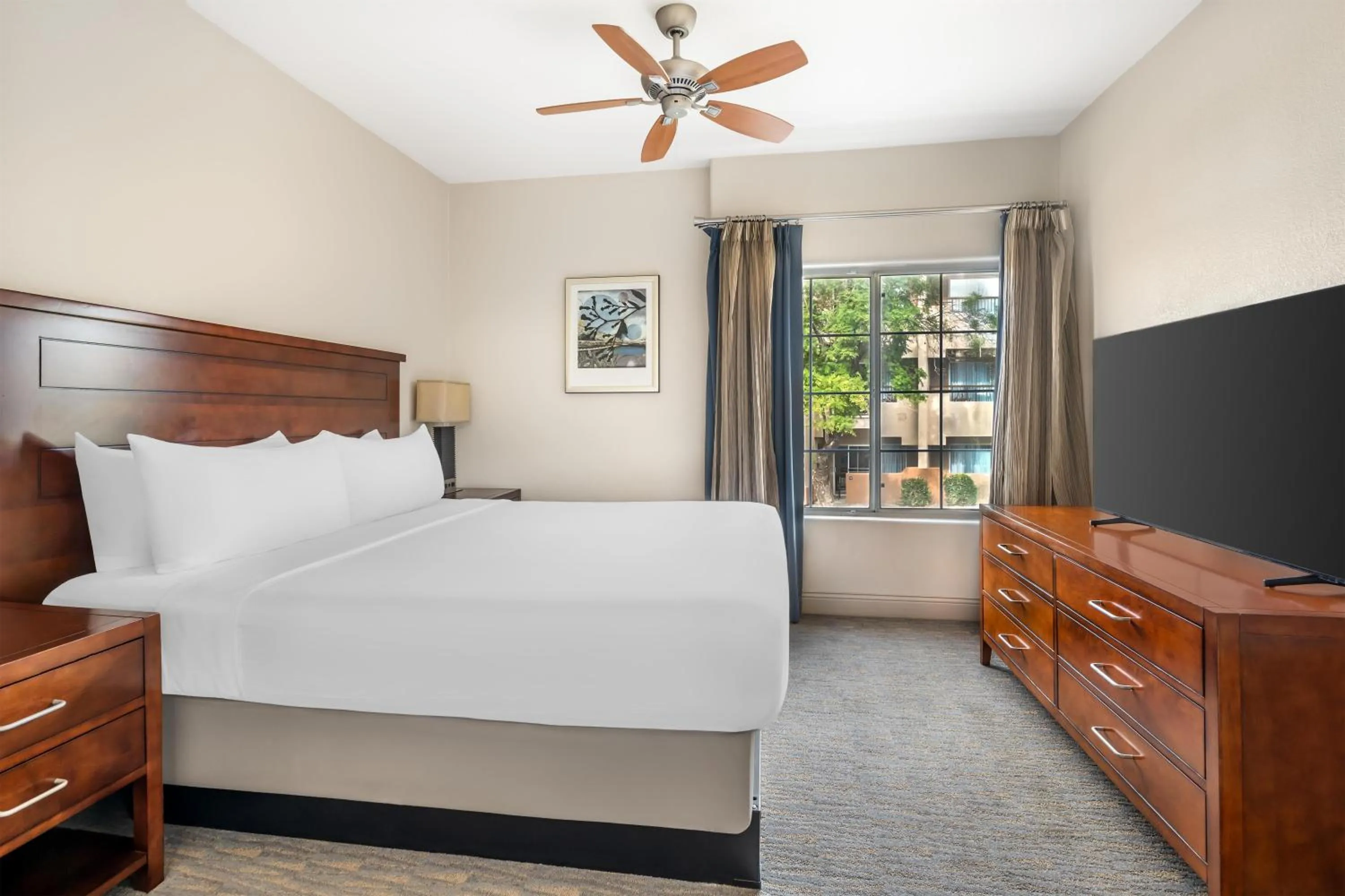 Bed in Hilton Vacation Club Scottsdale Villa Mirage