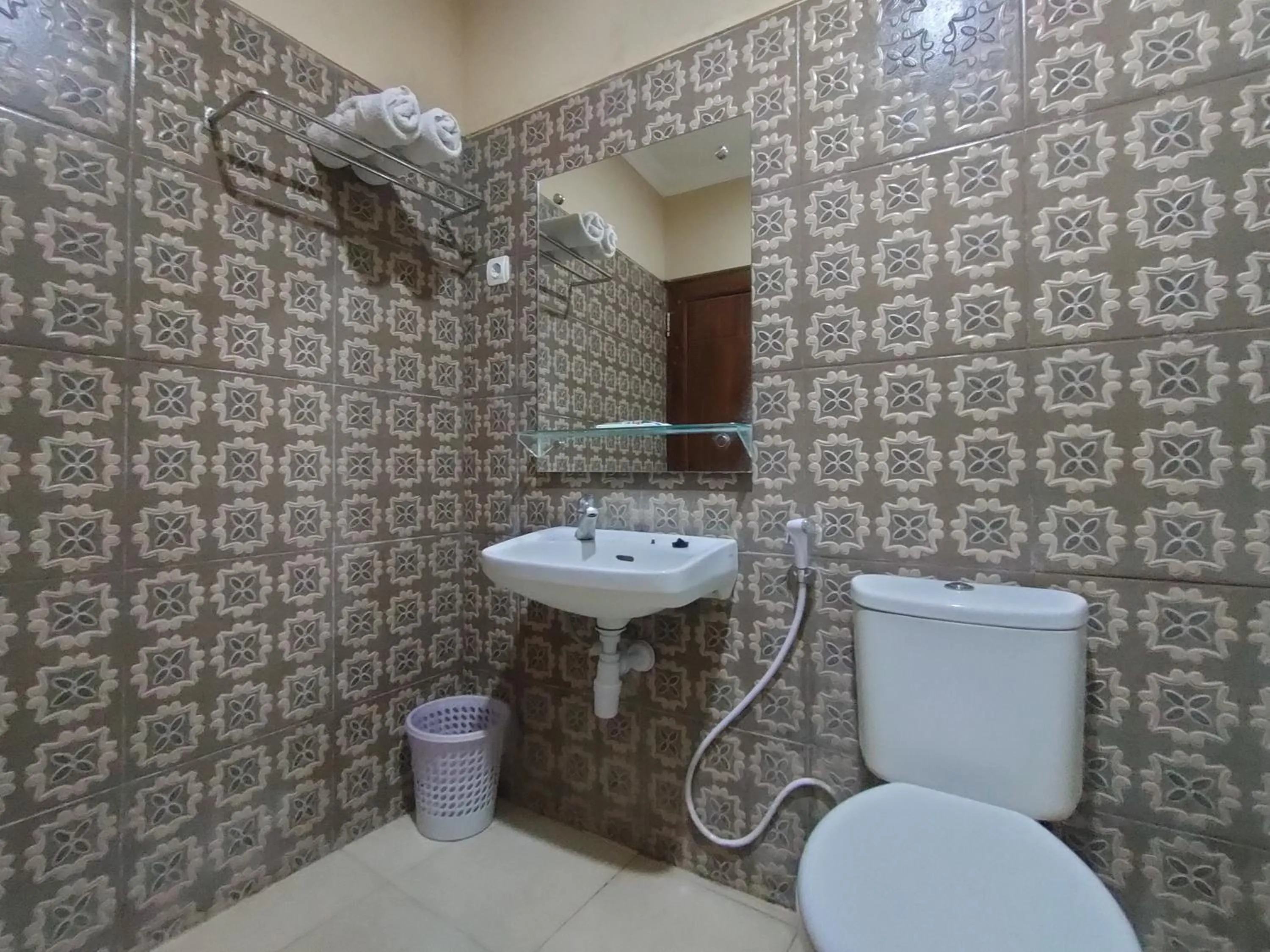 Bathroom in RedDoorz Syariah at Graha Adi Karya Kartasura