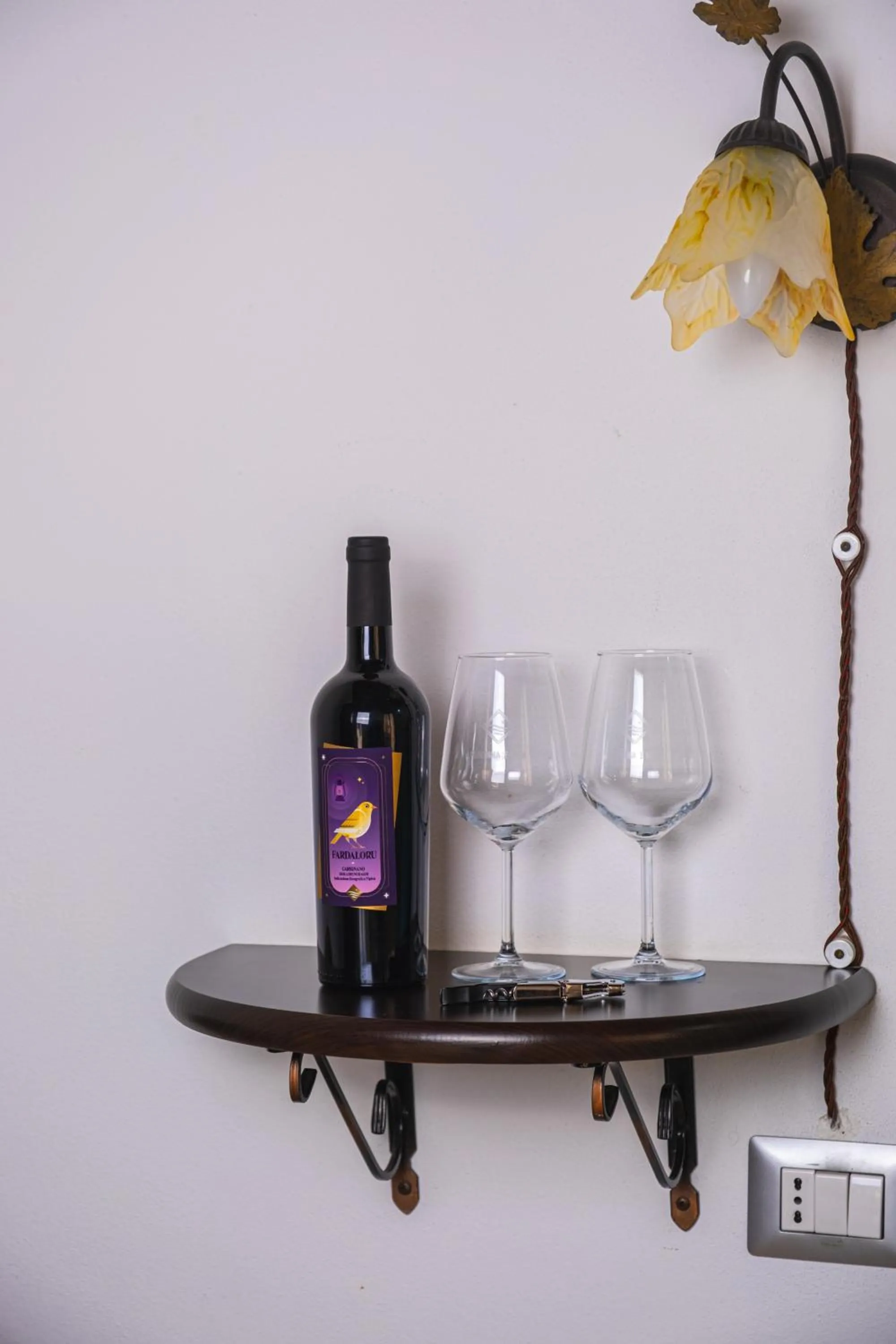 room service in Funtana'e Mari