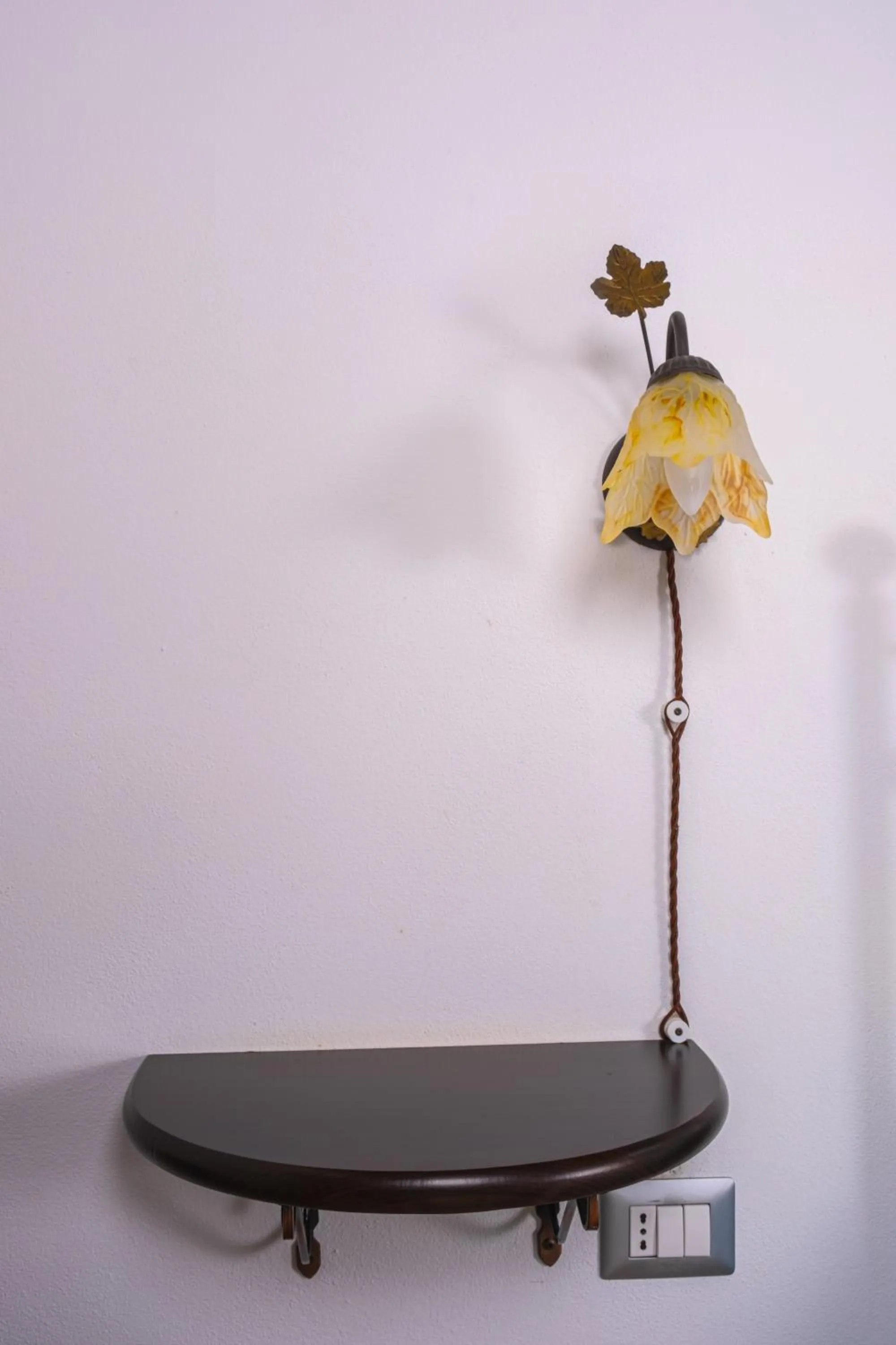 Decorative detail in Funtana'e Mari