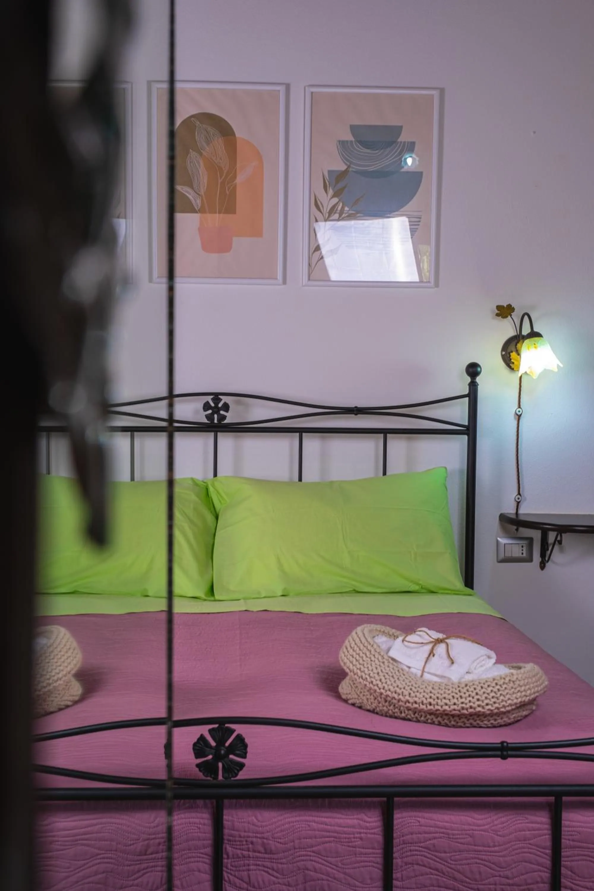 Photo of the whole room, Bed in Funtana'e Mari