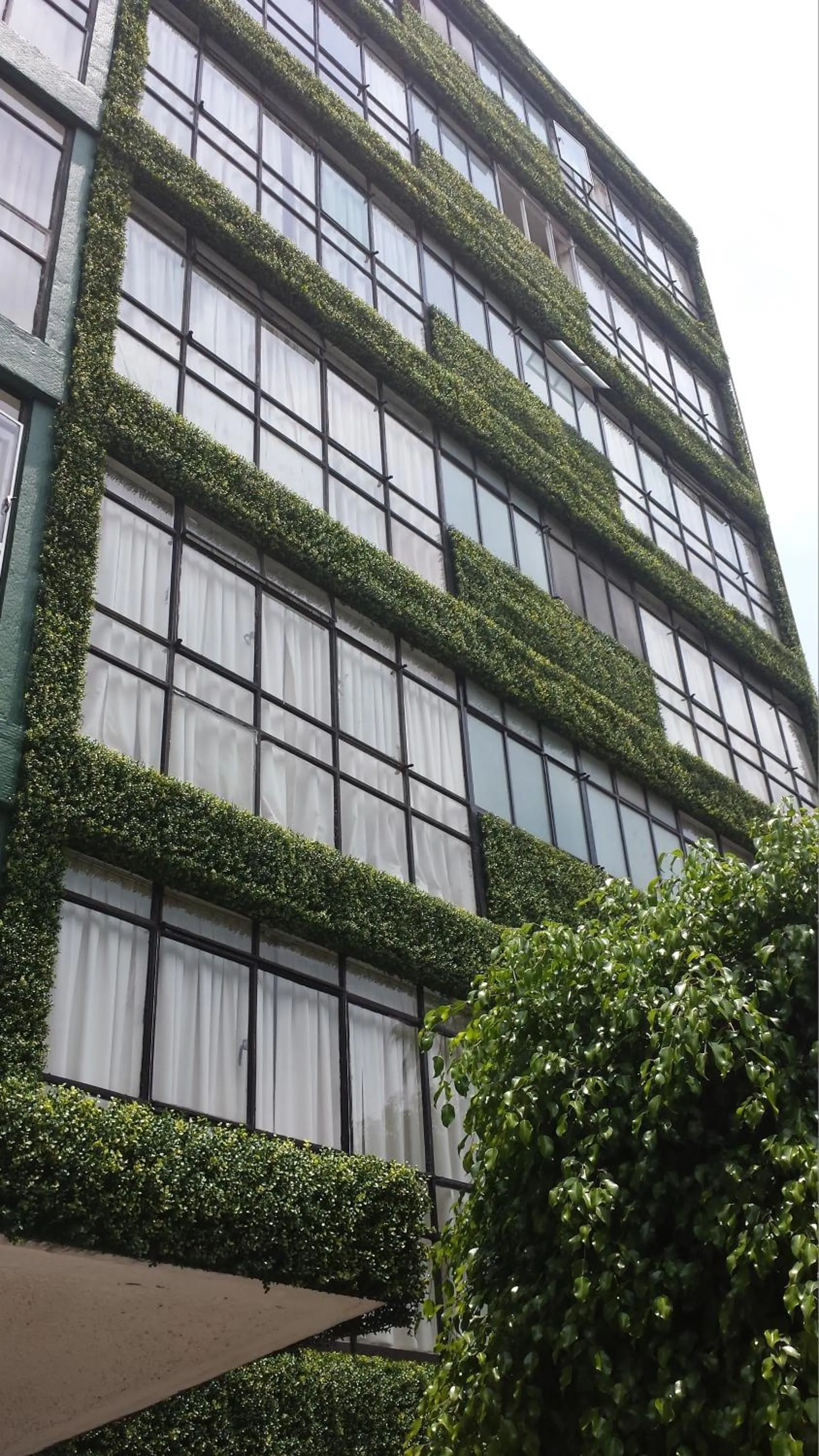 Facade/entrance in Suites Havre