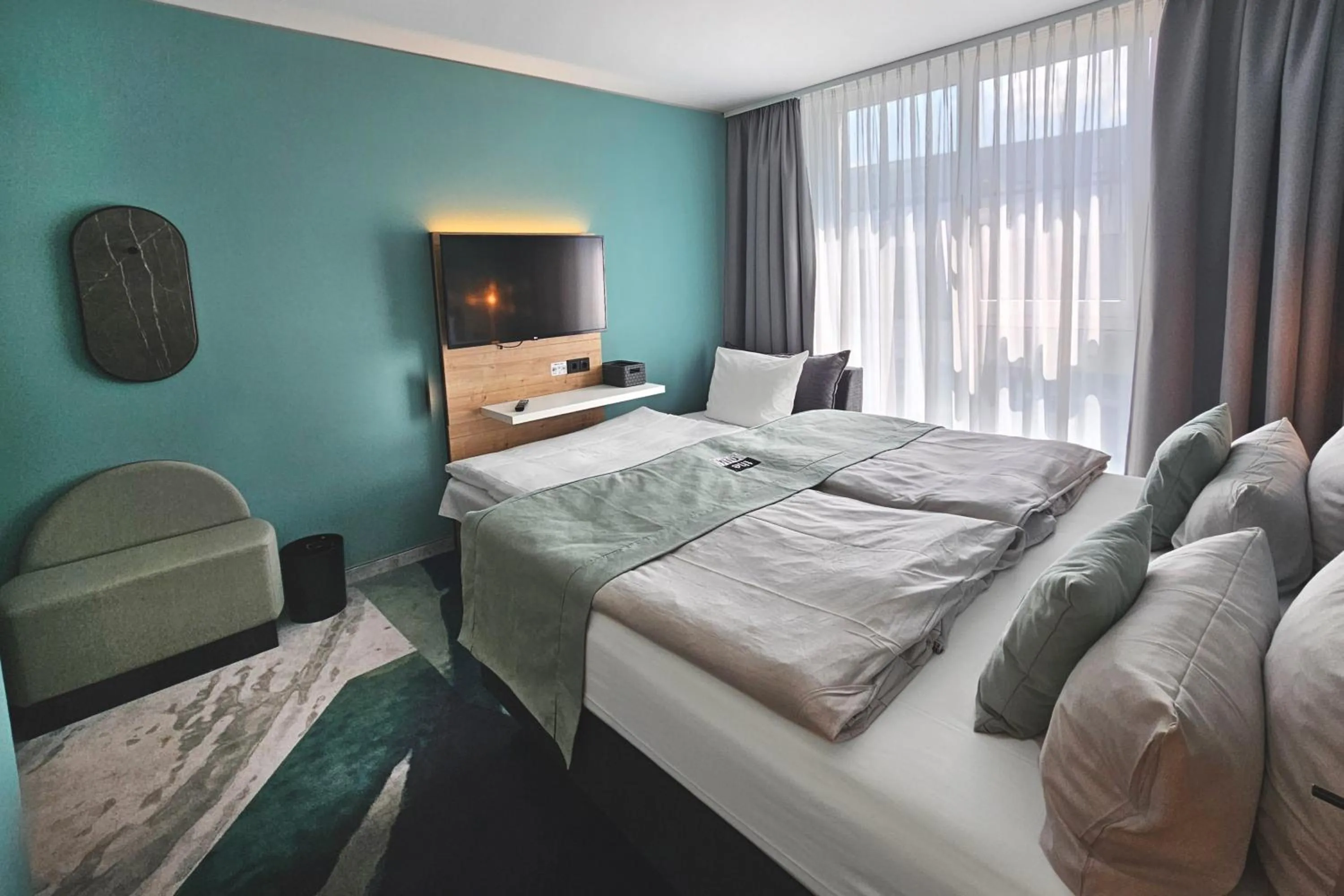 Photo of the whole room, Bed in Holiday Inn - the niu, Cure Erlangen by IHG