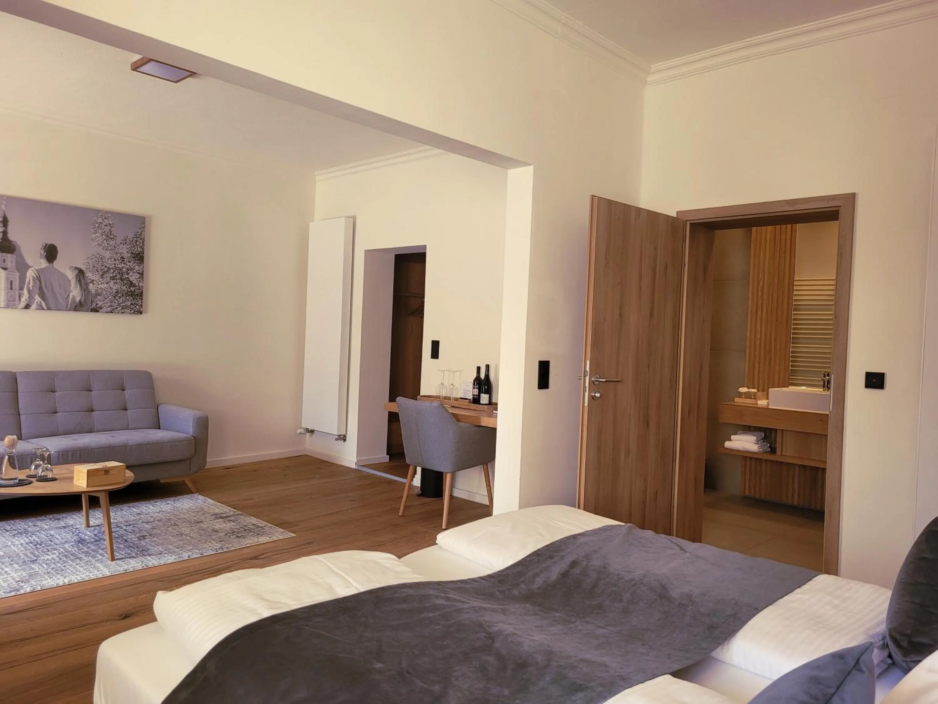 Photo of the whole room, Bed in Das Parkhotel