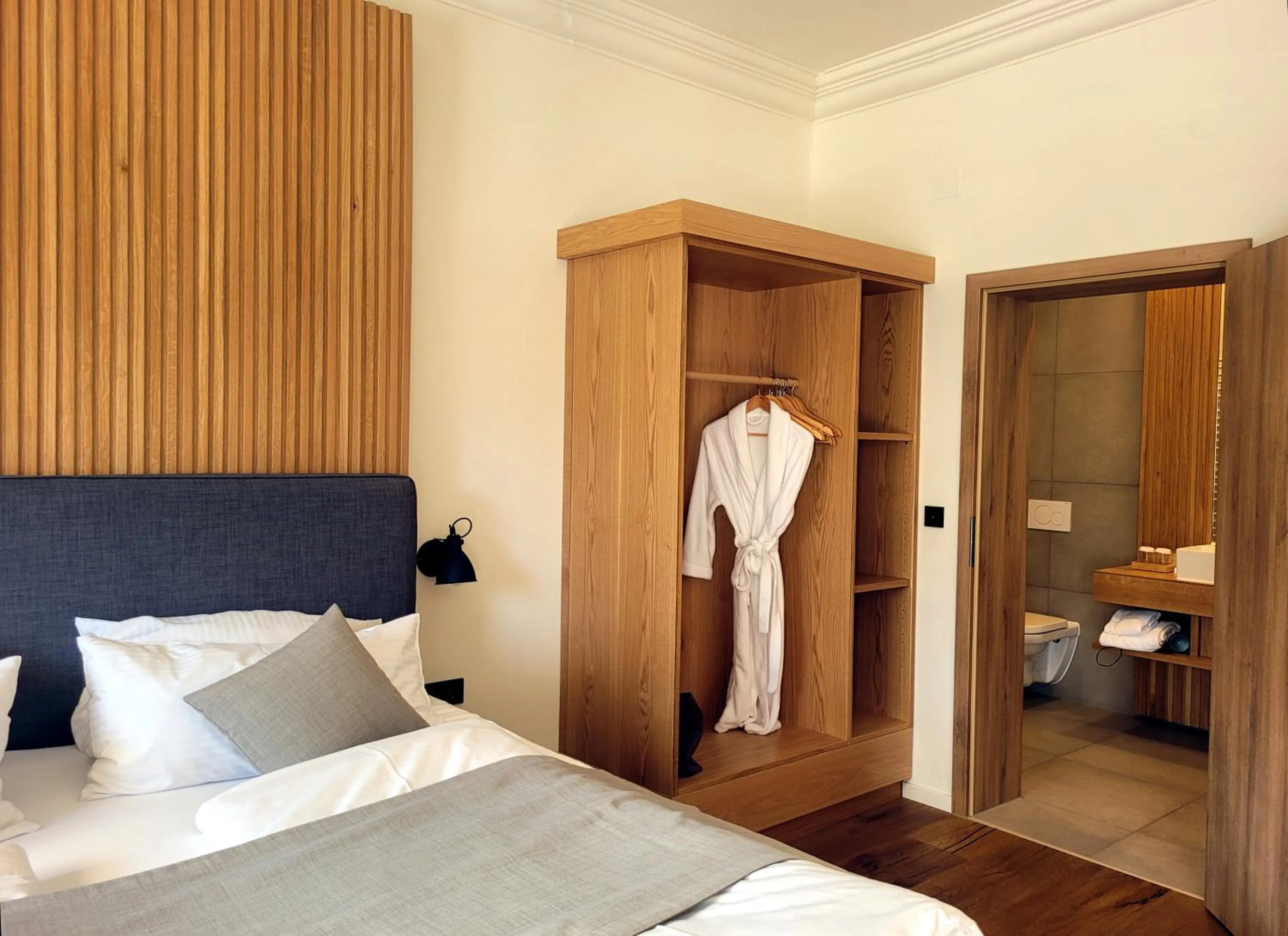 Photo of the whole room, Bed in Das Parkhotel