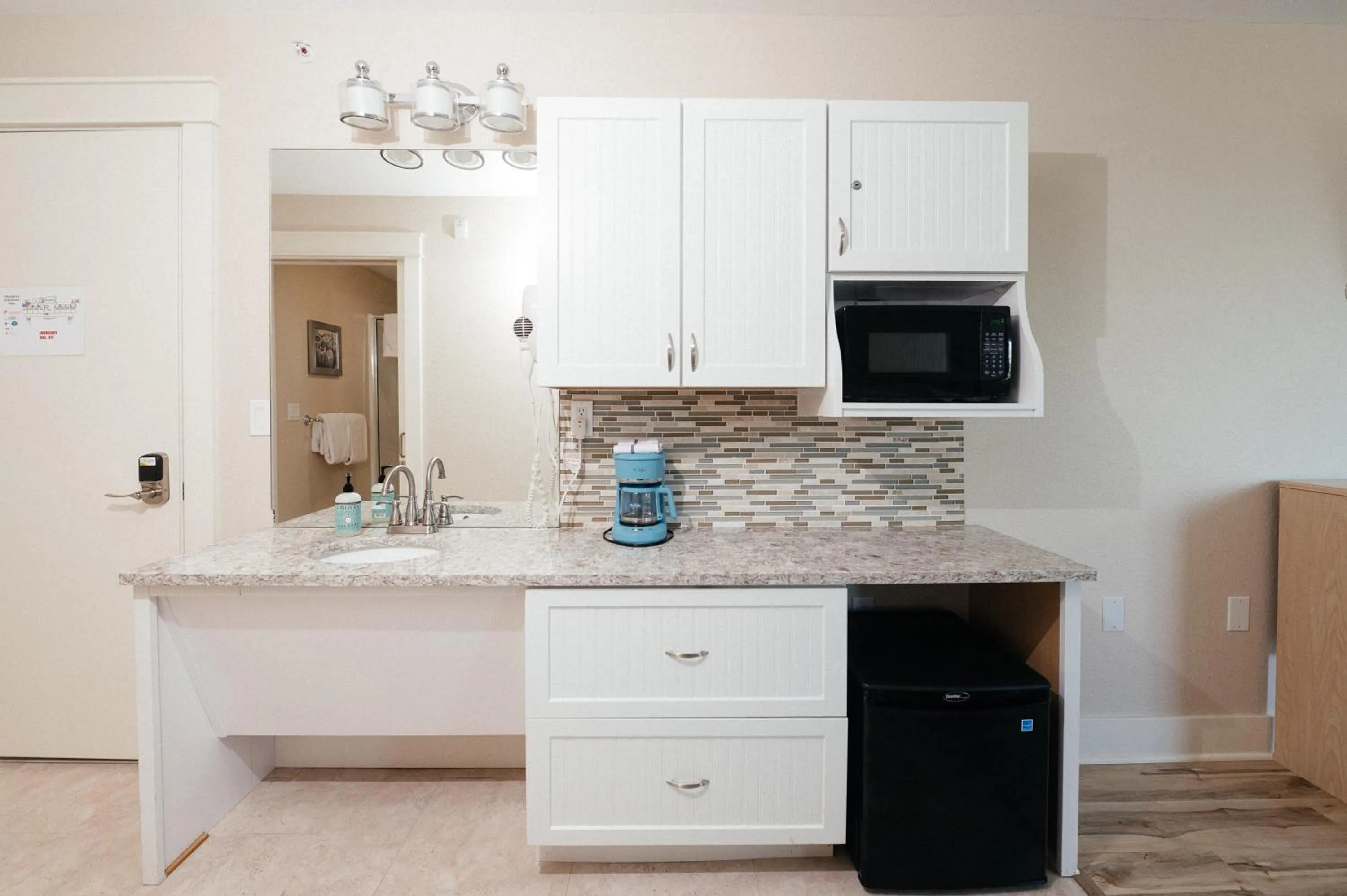 Kitchen or kitchenette in Kasa Gold Coast Inn Traverse City