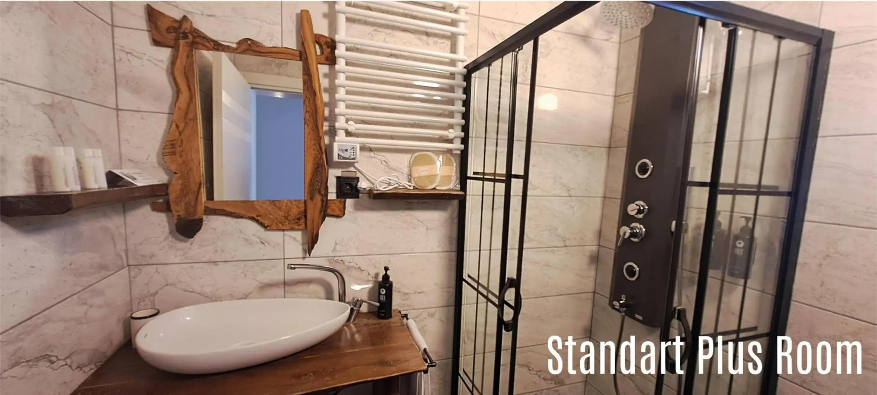 Large Double or Twin Room in Manastırhan Otel Kazdağları Large Double or Twin Room in Manastırhan Otel Kazdağları