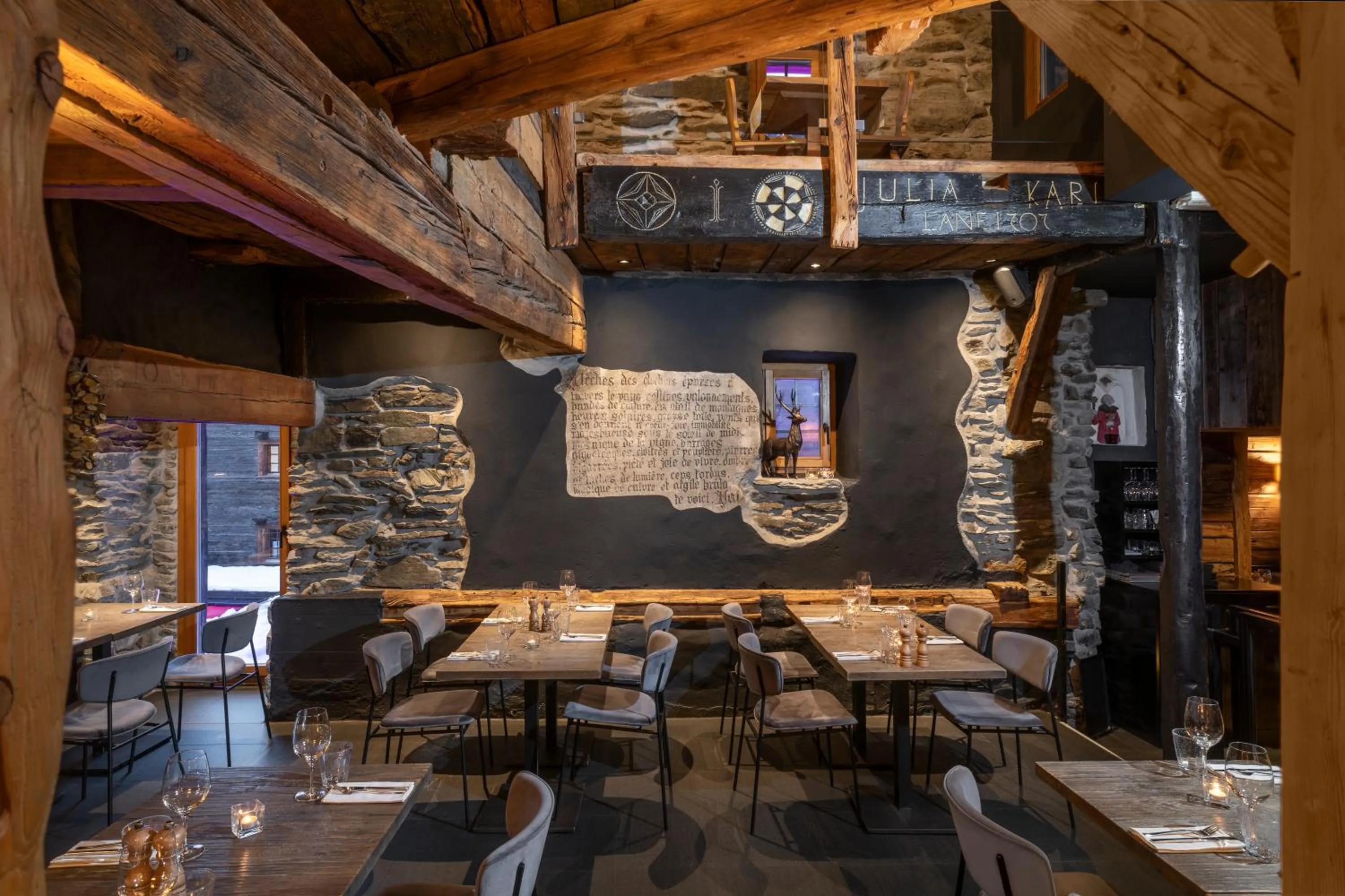 Restaurant/places to eat in Unique Hotel Post