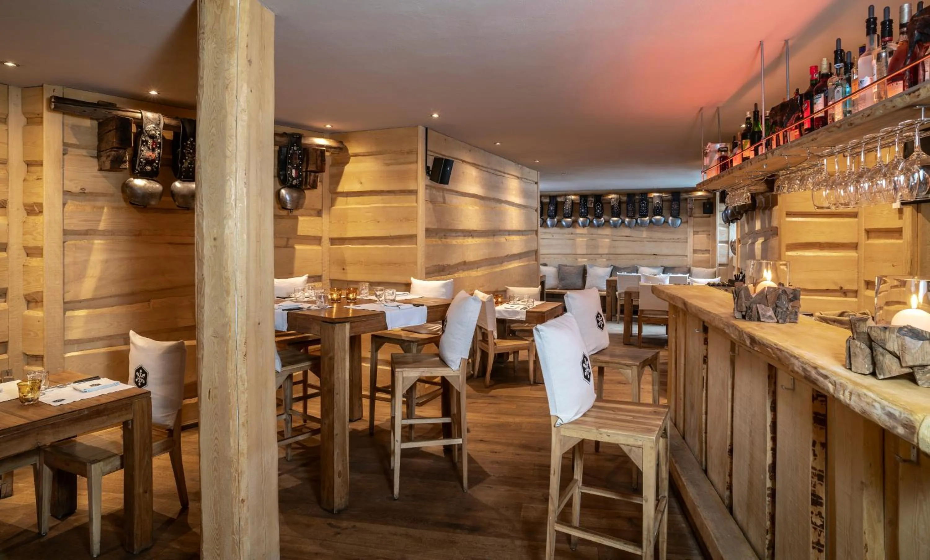 Restaurant/places to eat in Unique Hotel Post