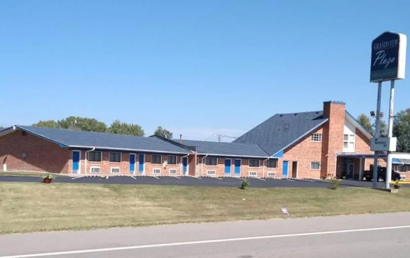 Property building in Grandview Plaza Inn