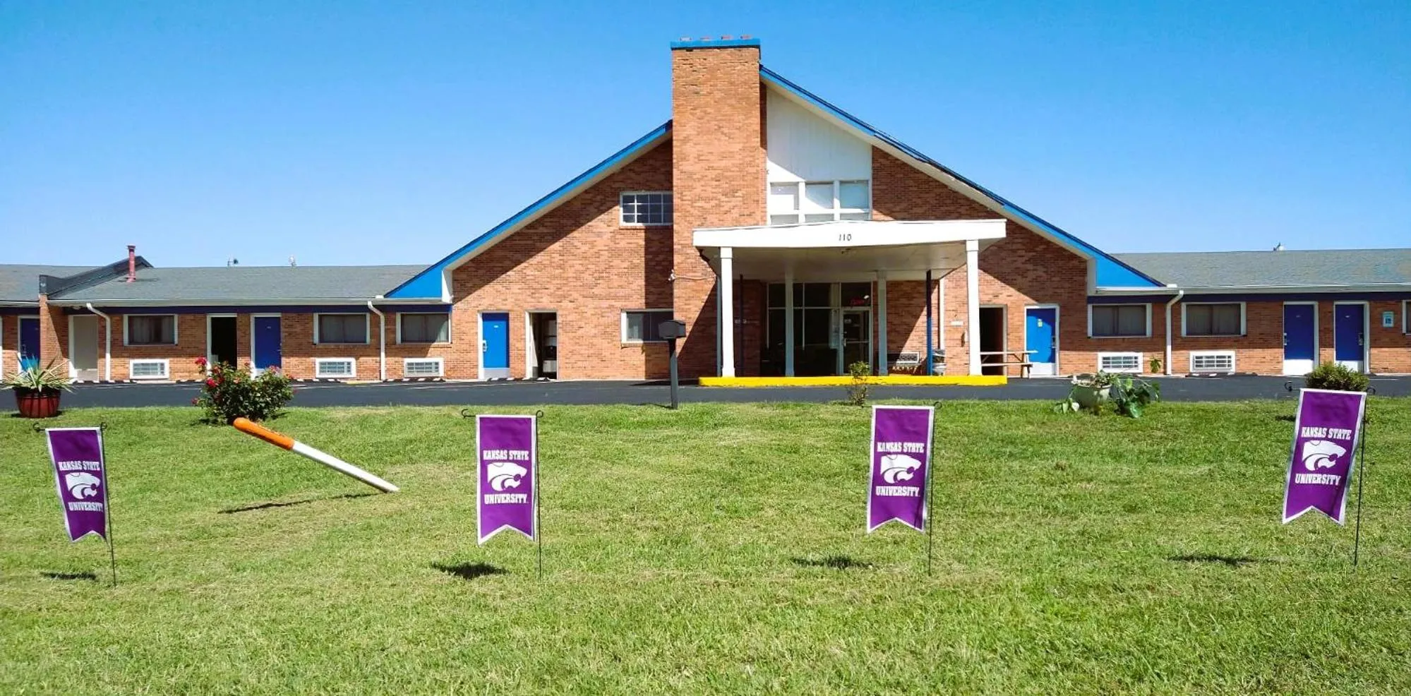 Property building in Grandview Plaza Inn