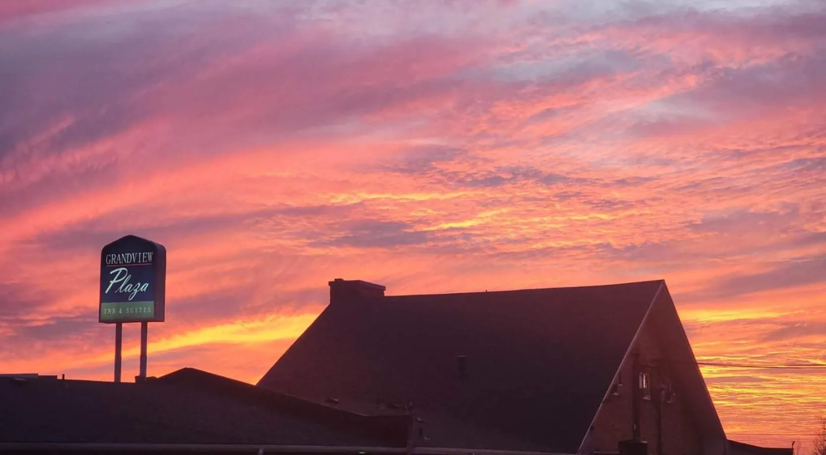 Property logo or sign in Grandview Plaza Inn