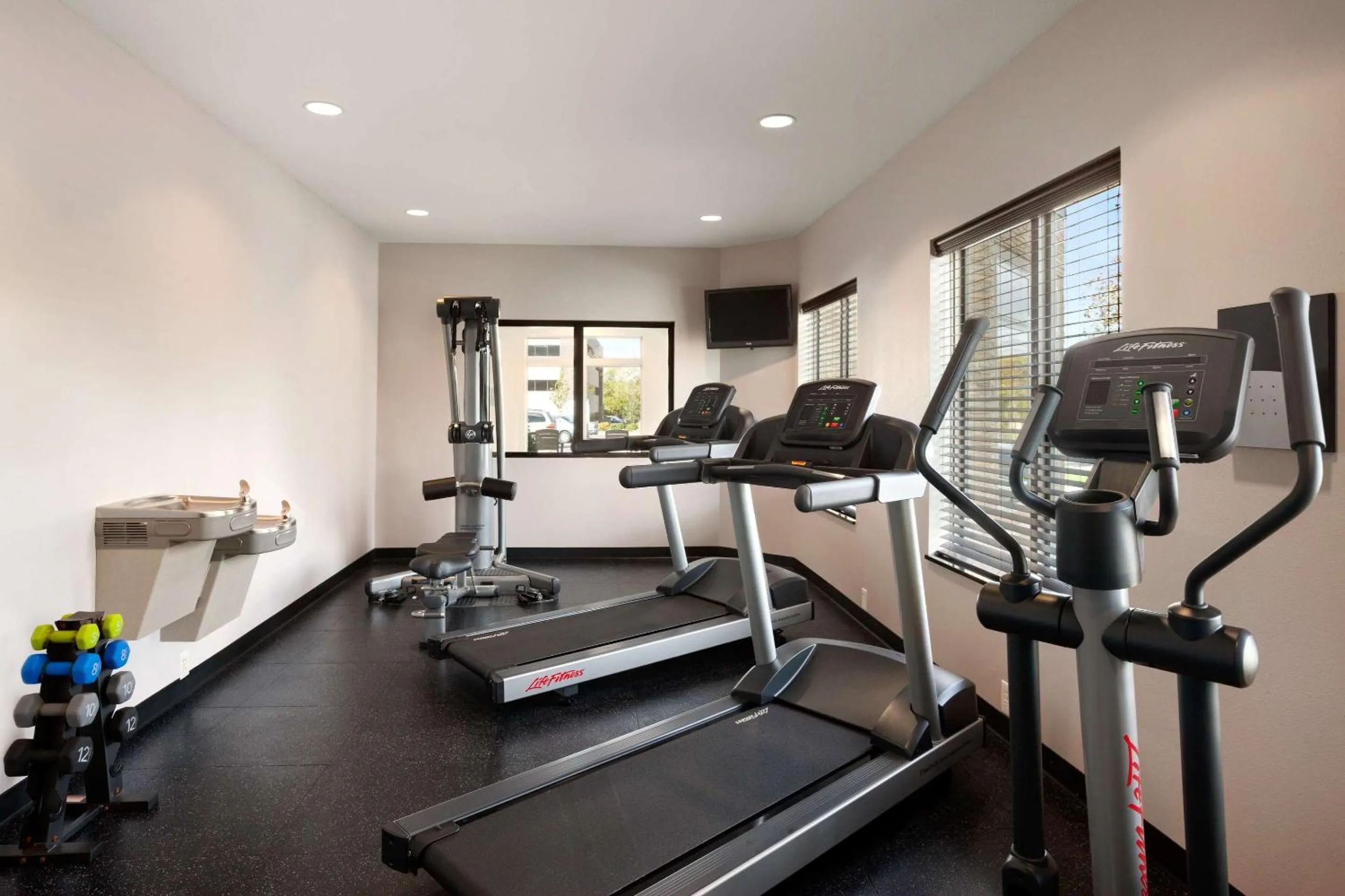 Fitness centre/facilities in Country Inn & Suites by Radisson, New Orleans I-10 East, LA
