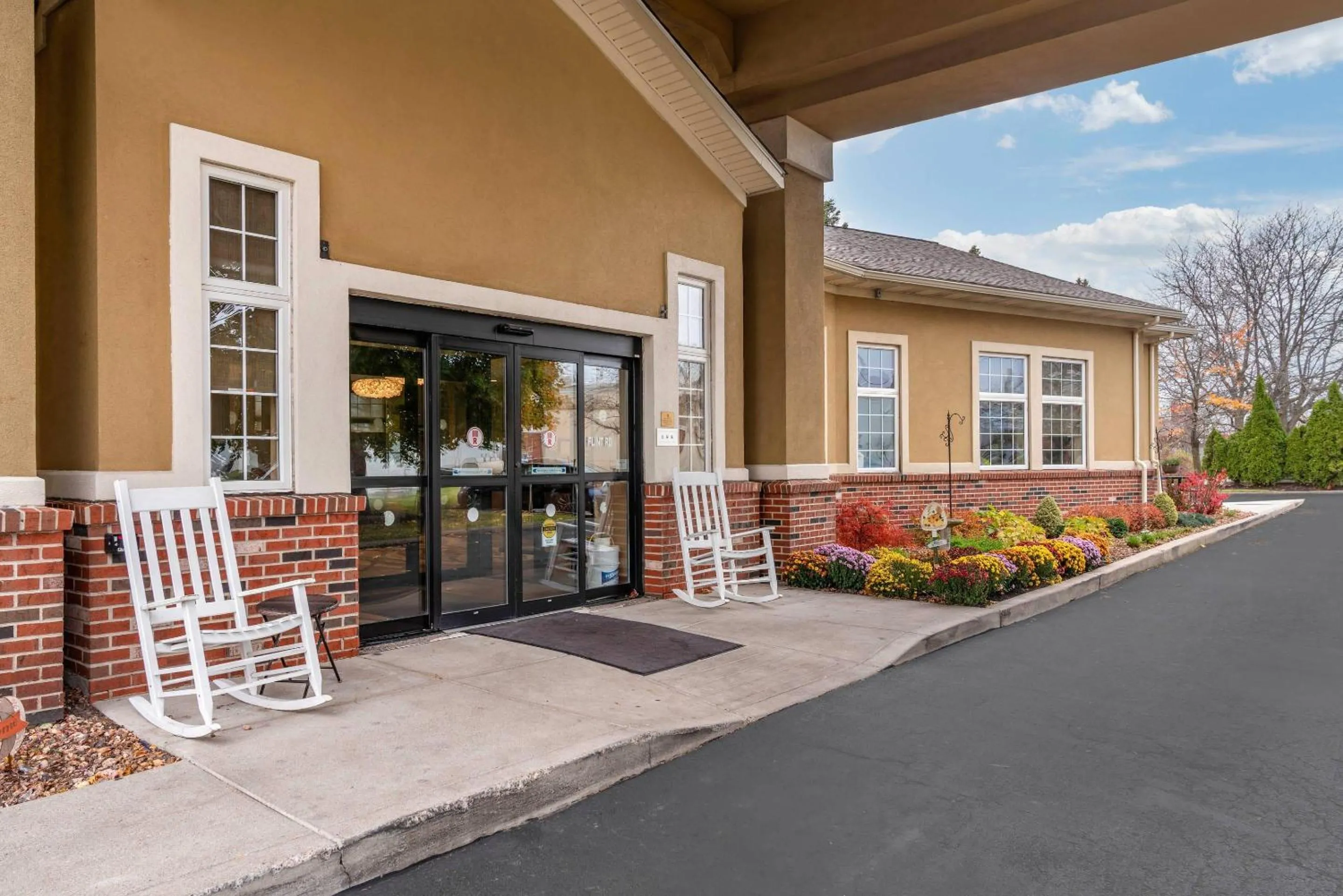 Property building in Comfort Inn University