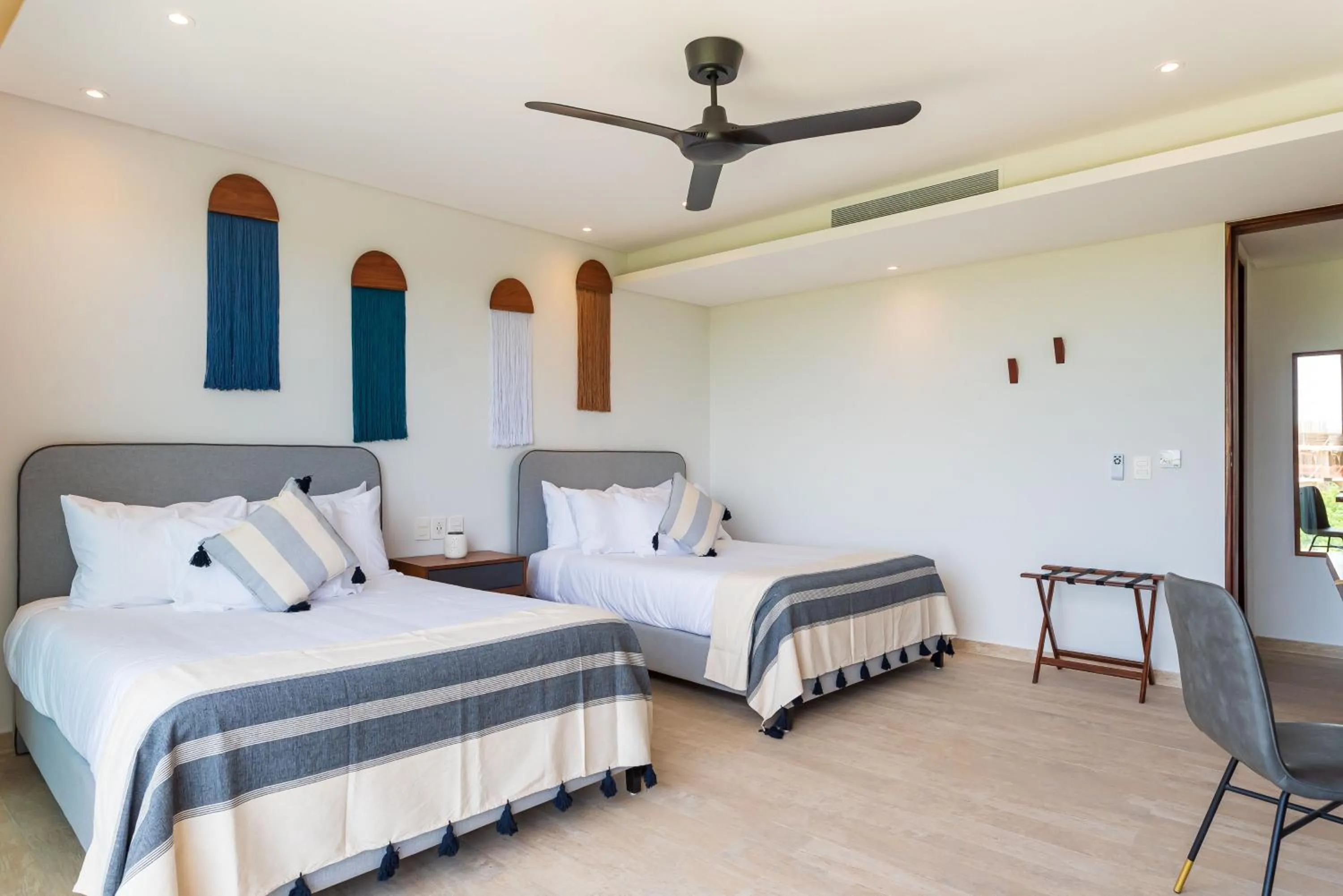 Bedroom, Bed in Central Park Lagunas by Sandy Powerful