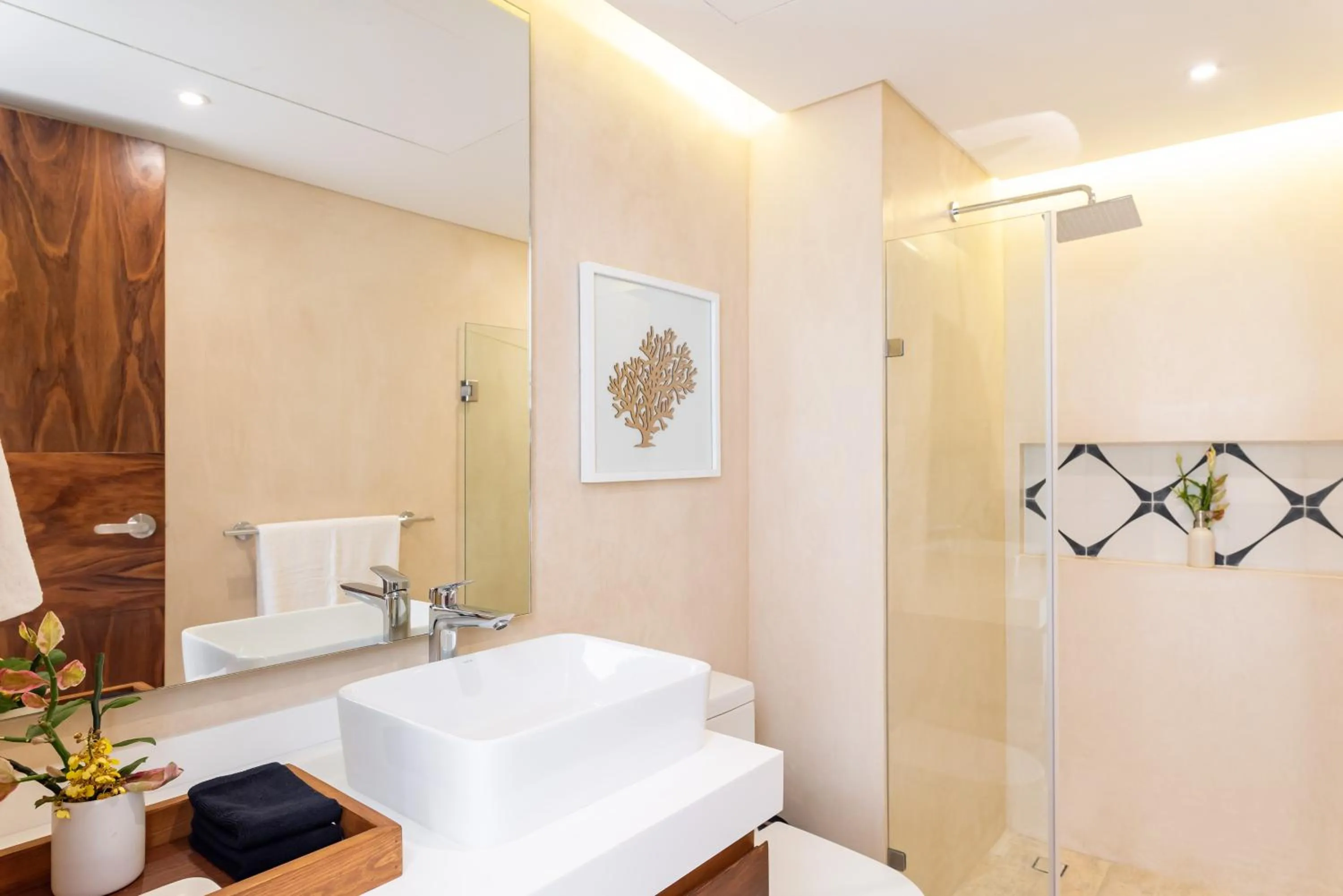 Toilet in Central Park Lagunas by Sandy Powerful