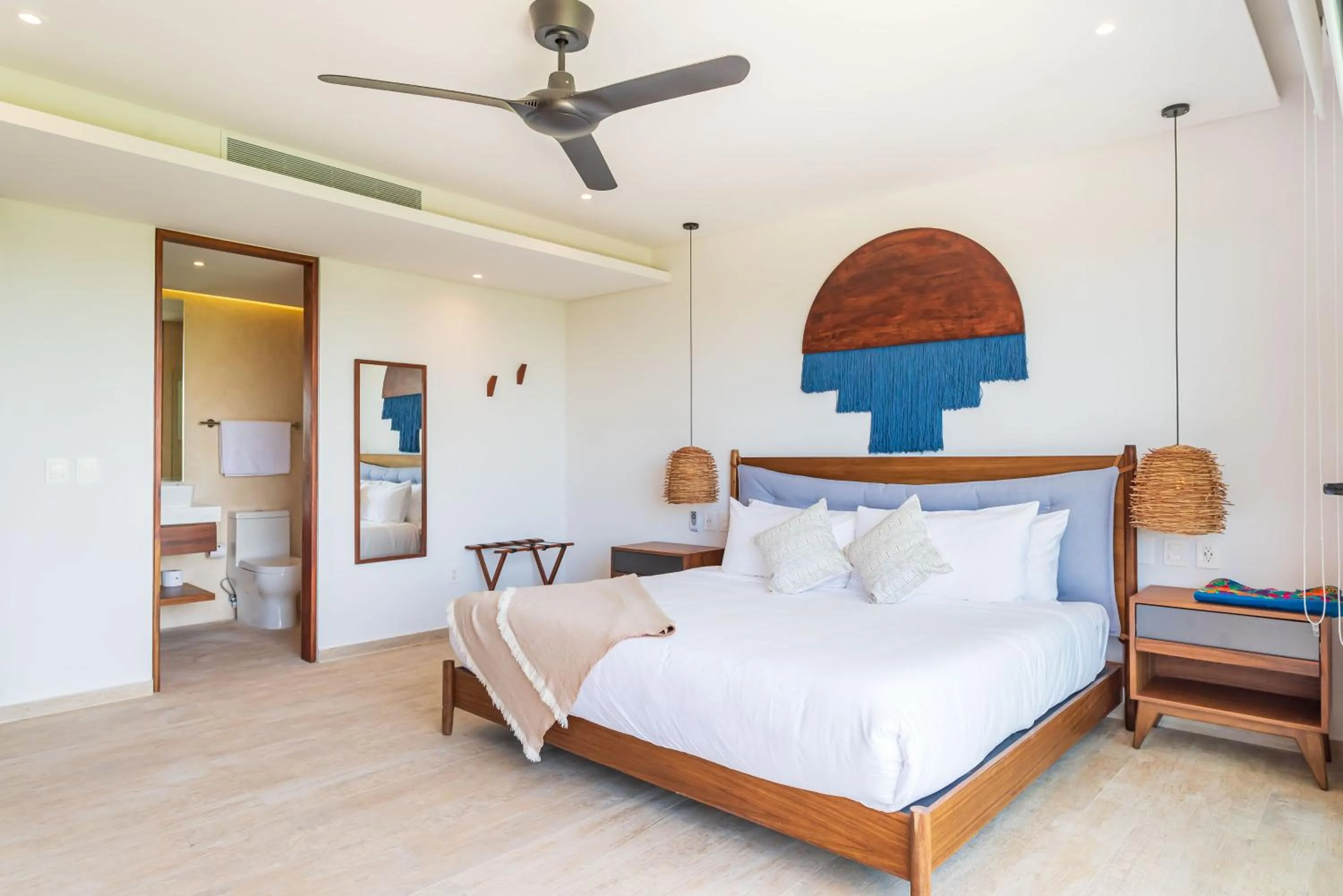 Bedroom, Bed in Central Park Lagunas by Sandy Powerful