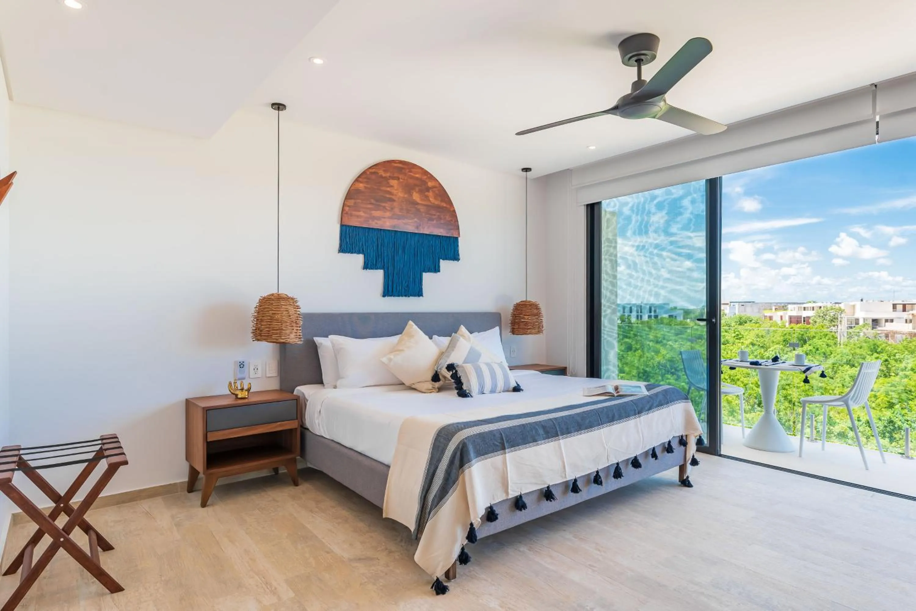 Bedroom, Bed in Central Park Lagunas by Sandy Powerful